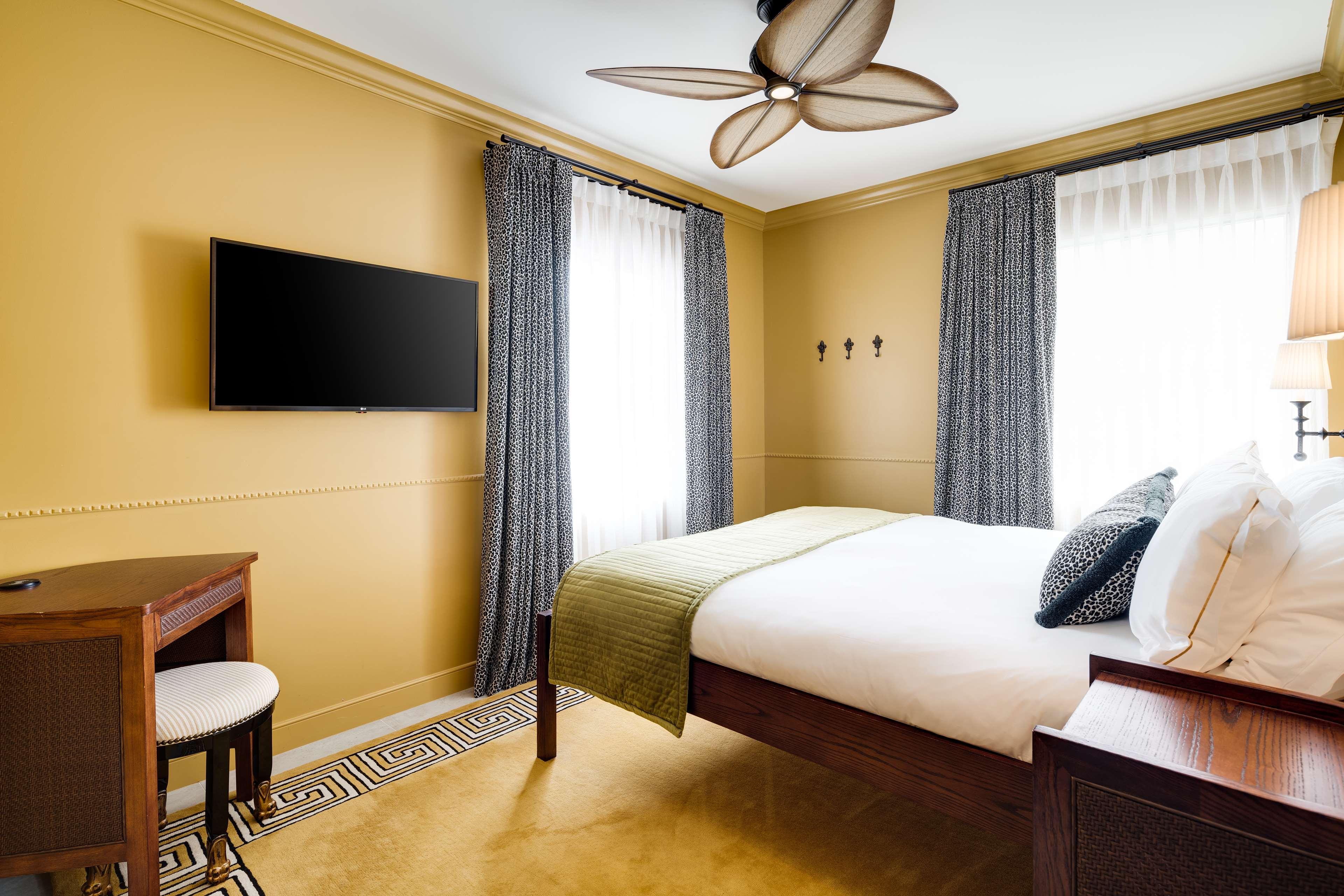 Double Deluxe King Bed