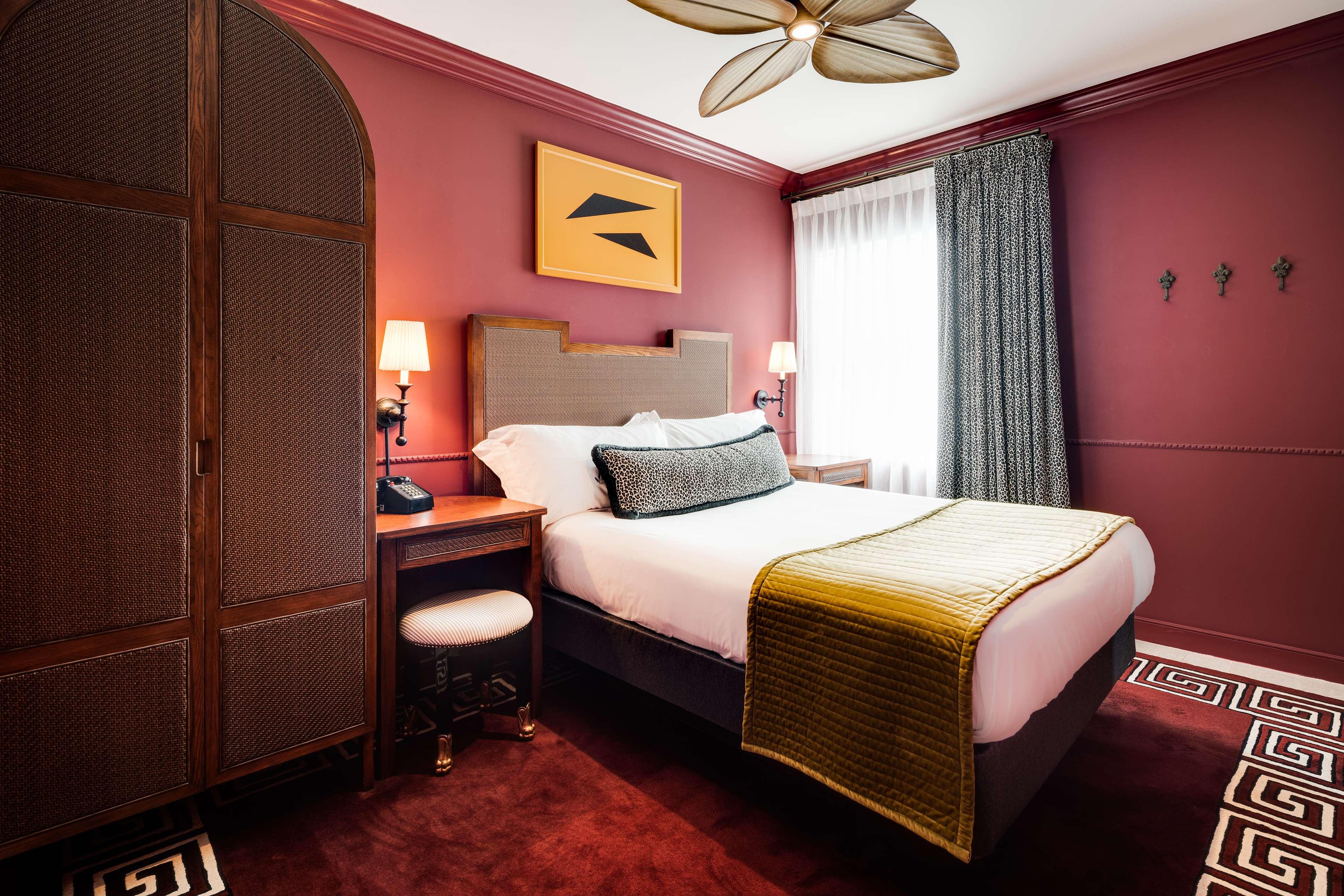 Double Queen Size Bed