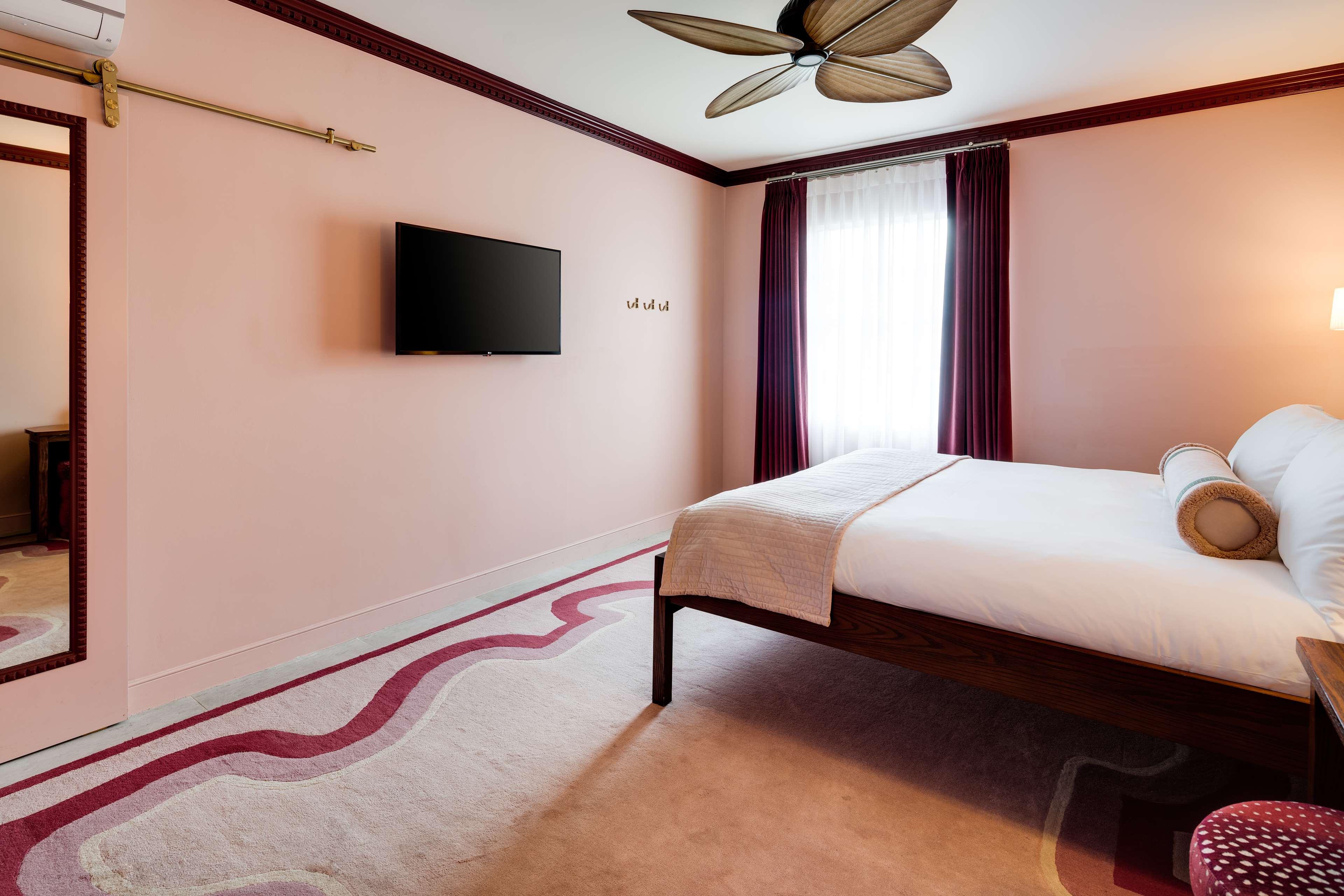 Villa Deluxe King Bed