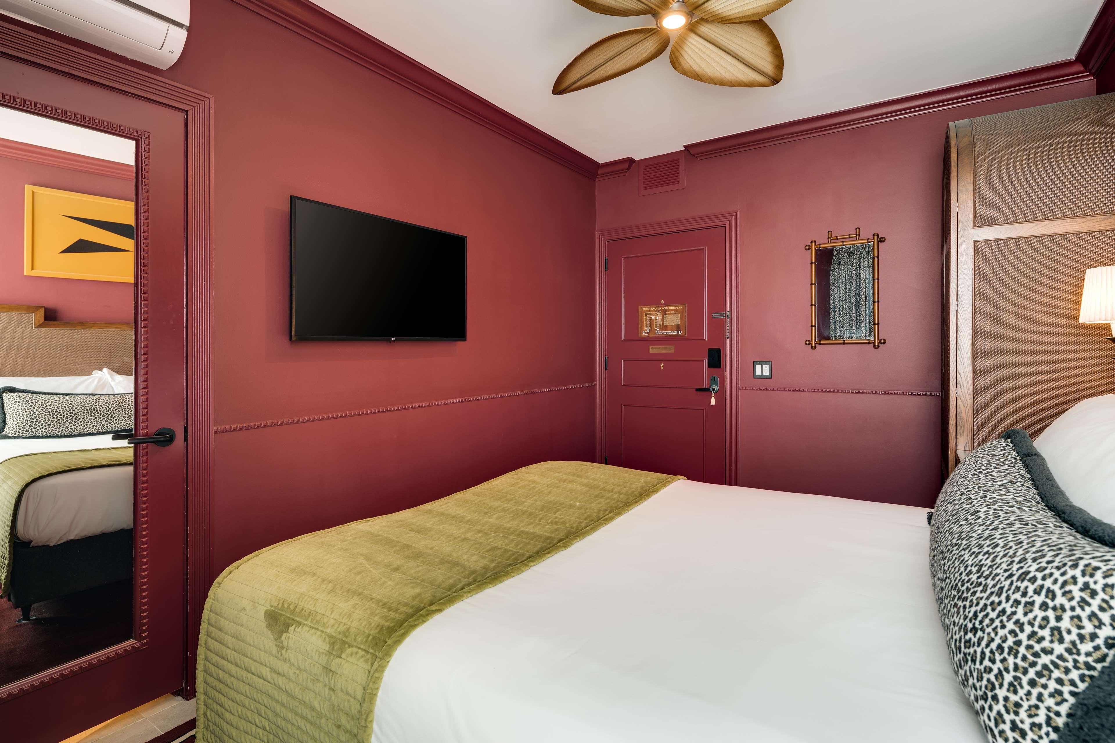 Double Queen Size Bed