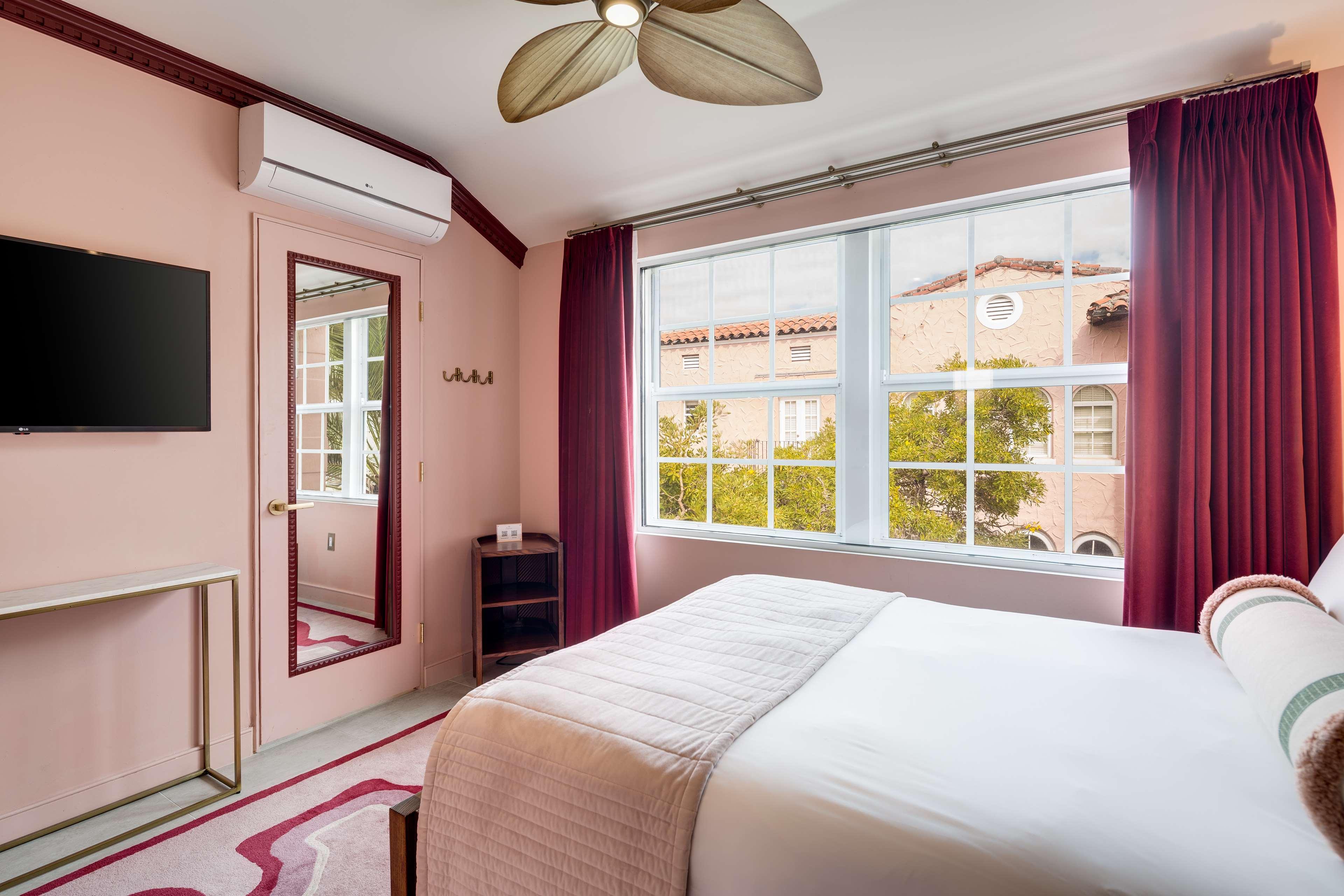 Double Queen Size Bed