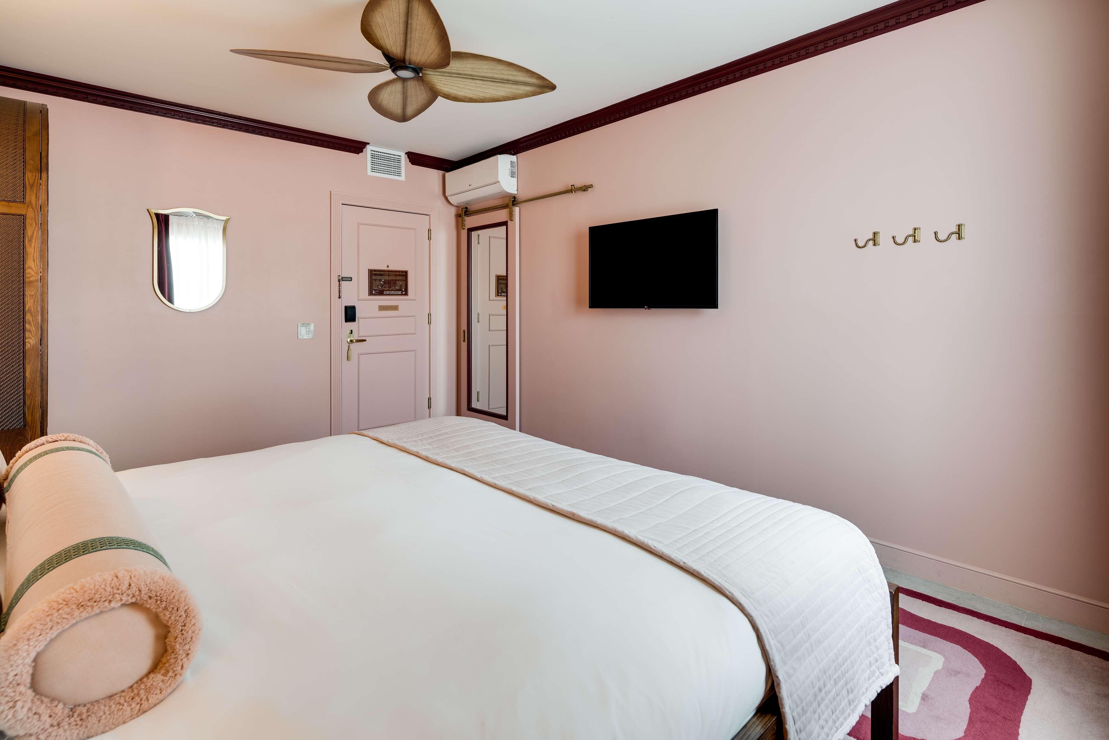 Villa Deluxe King Bed