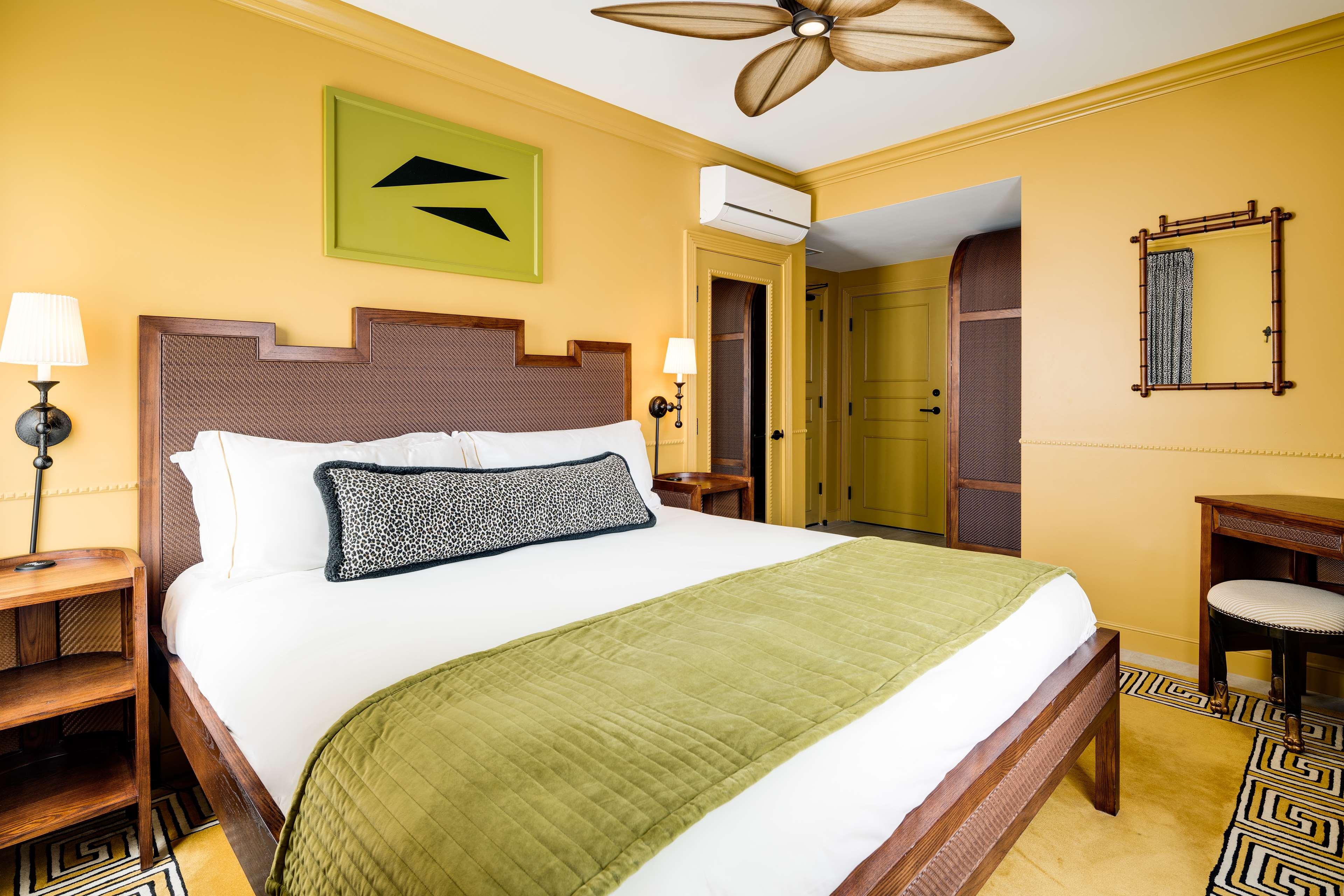 Double Deluxe King Bed