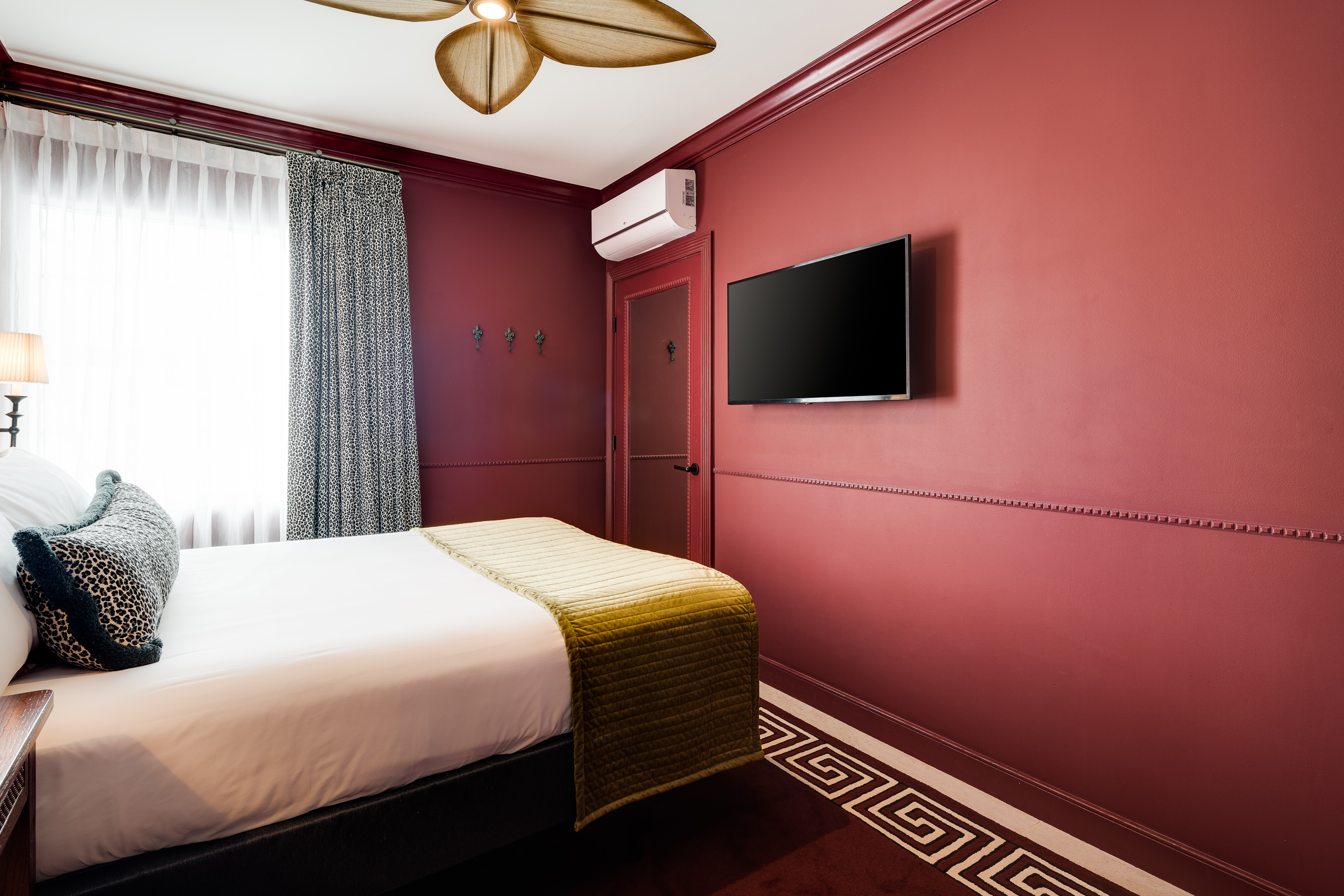 Double Queen Size Bed