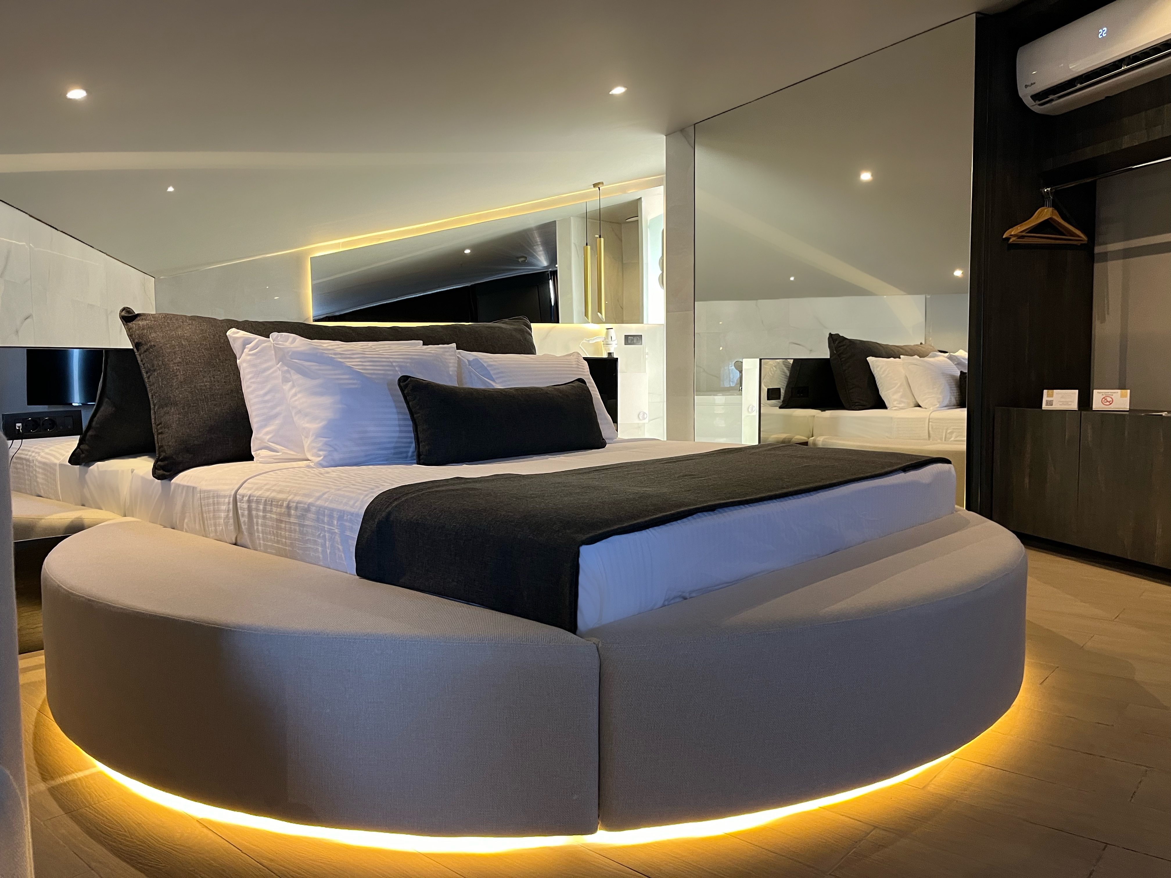 Suite with Jacuzzi with Views