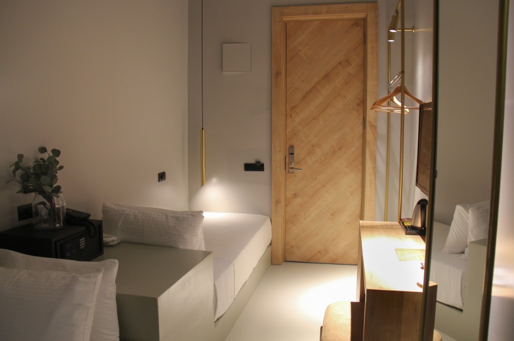 Twin with Air Conditioning