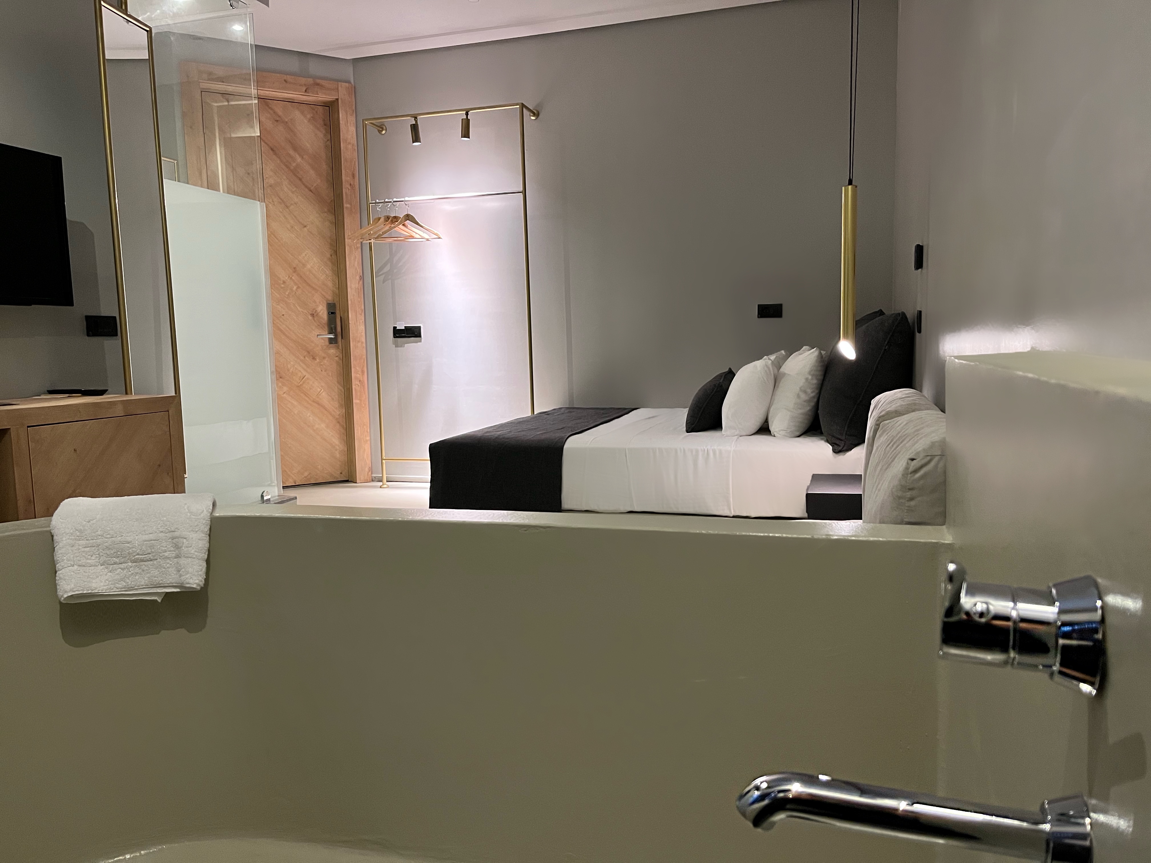 Suite Deluxe with Air Conditioning