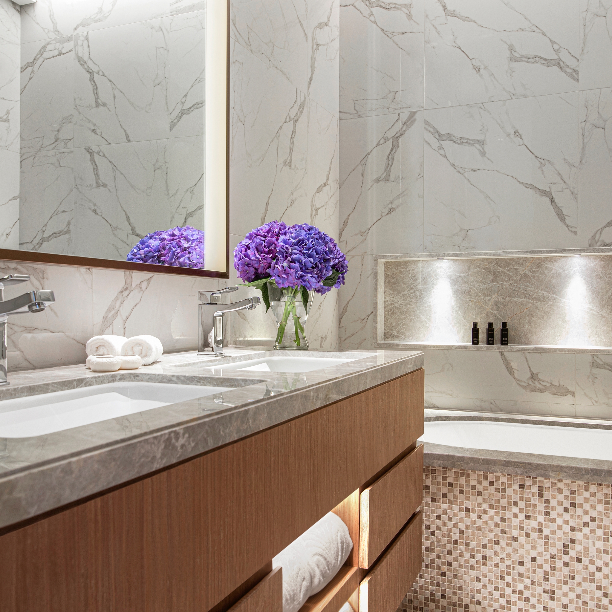 Double City View King Bed