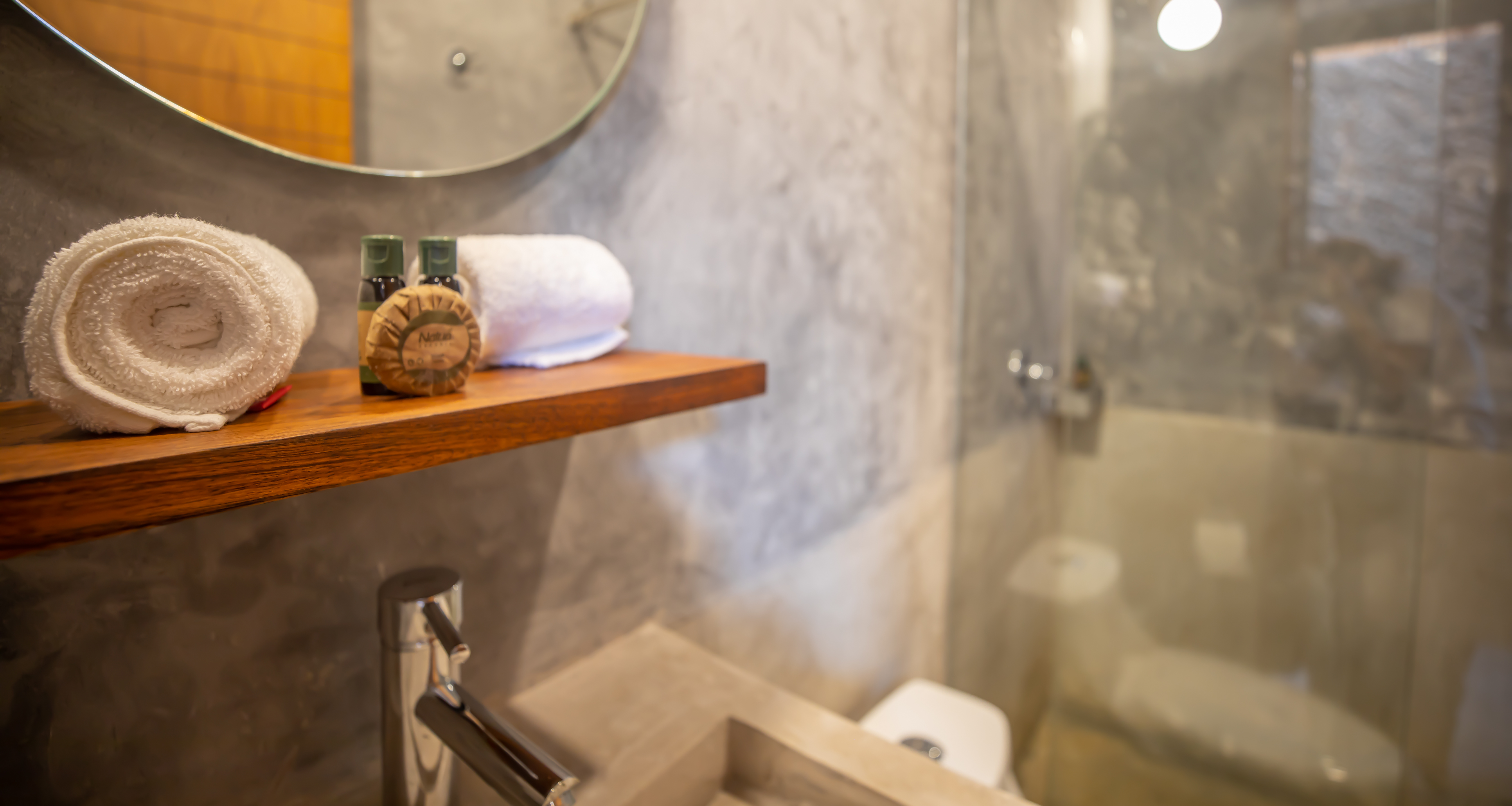 Studio King Size Bed