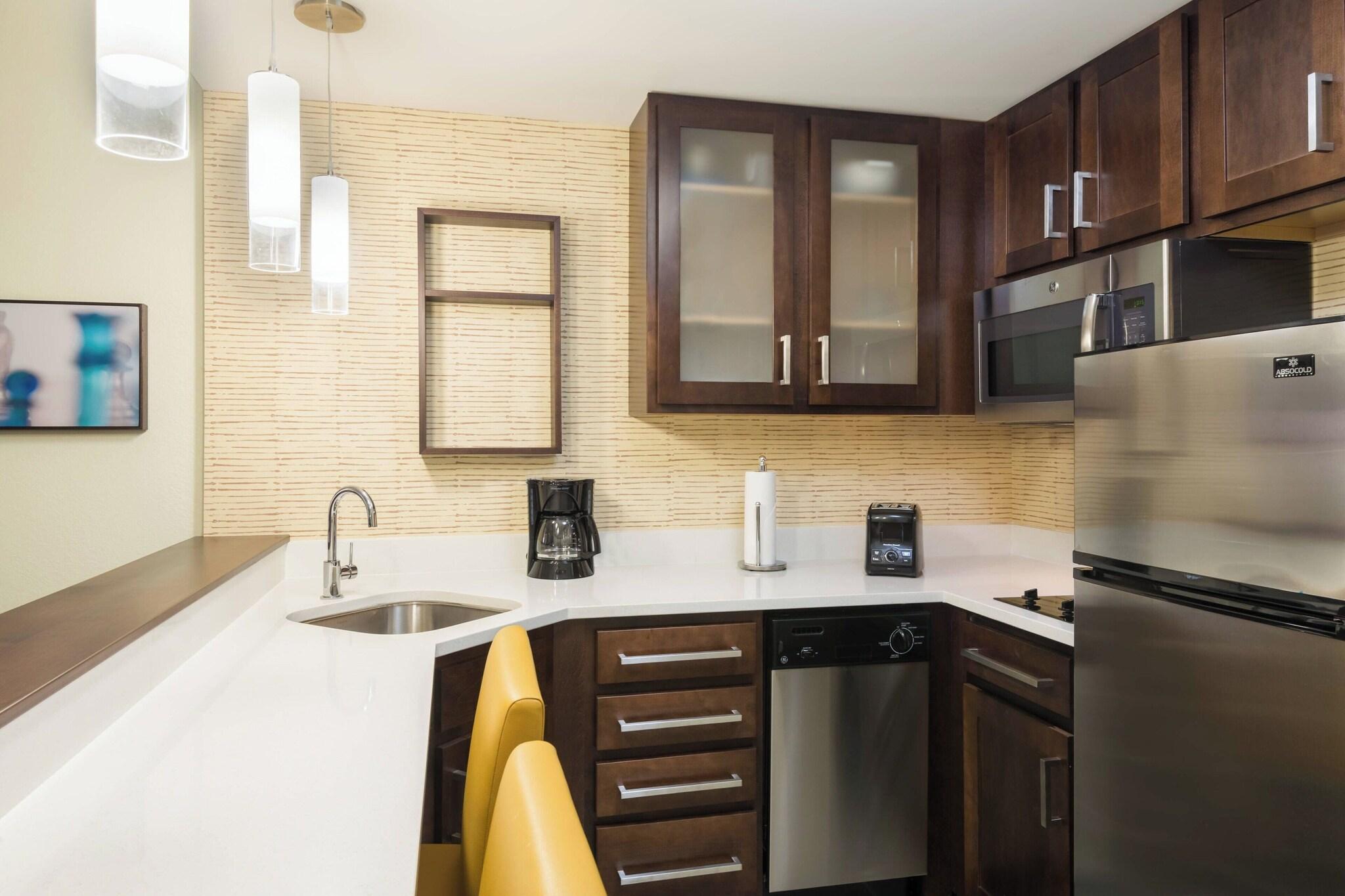 Suite Accessible King Size Bed