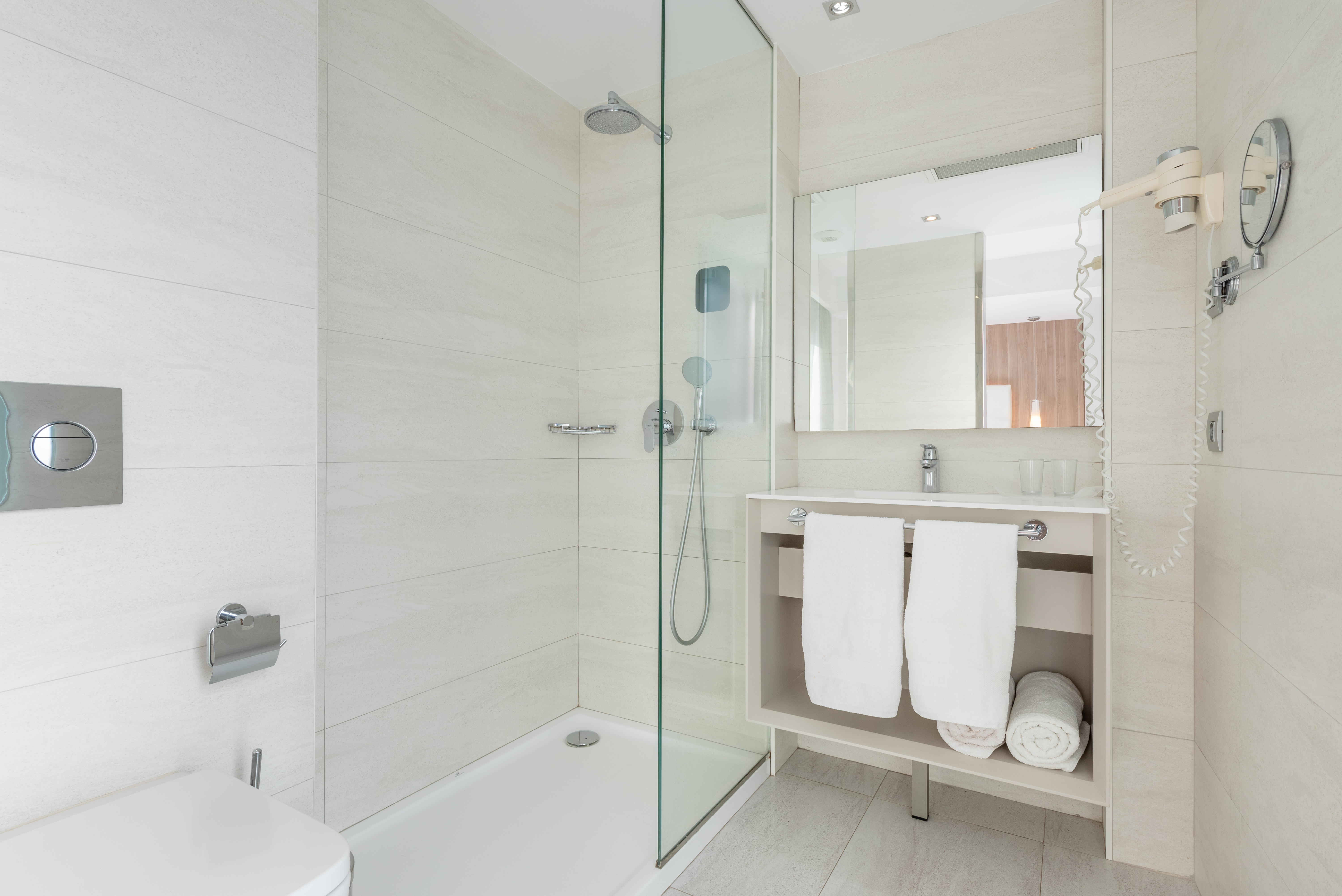 Double or Twin Side Sea View