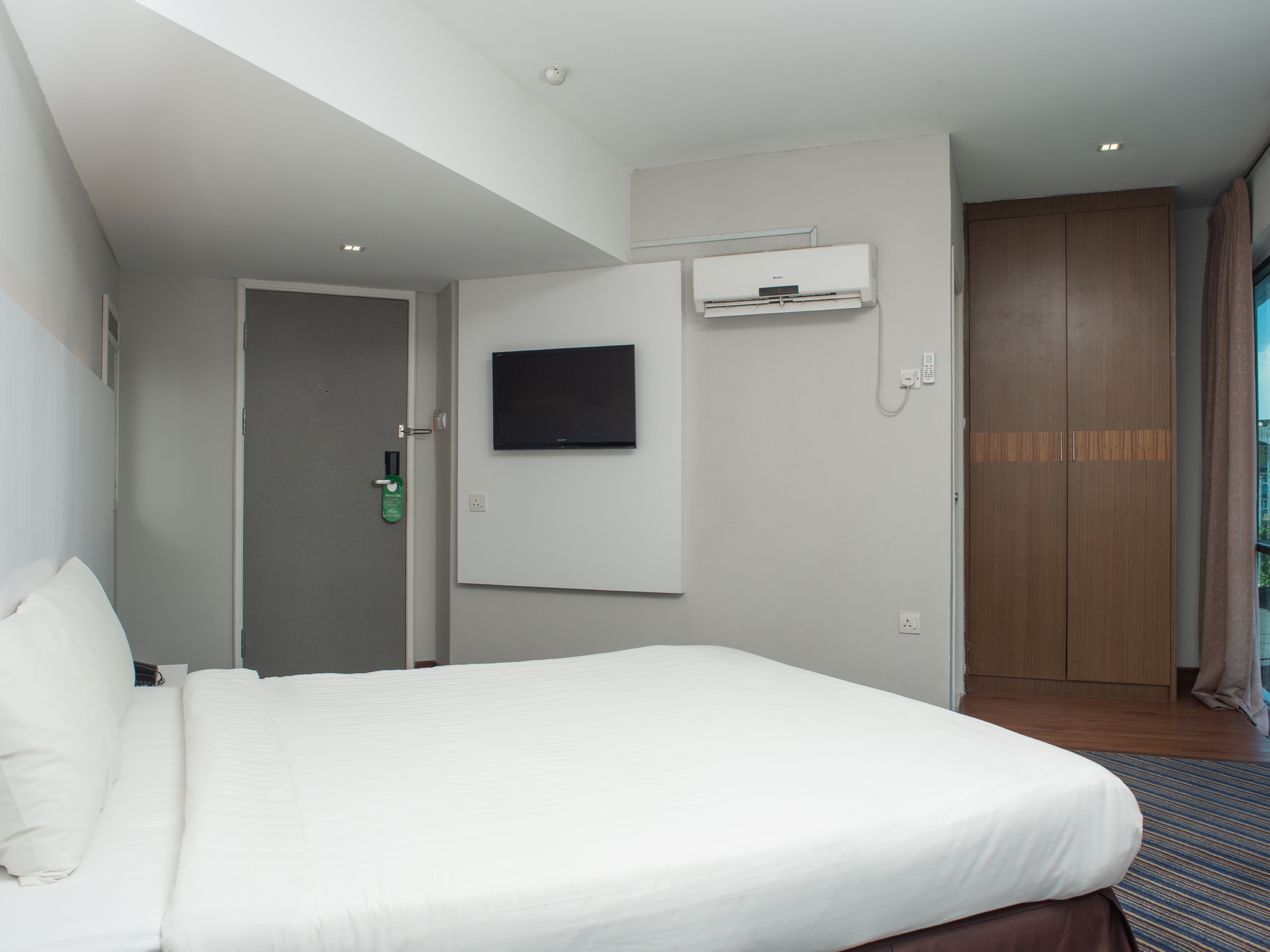 Double Deluxe King Bed