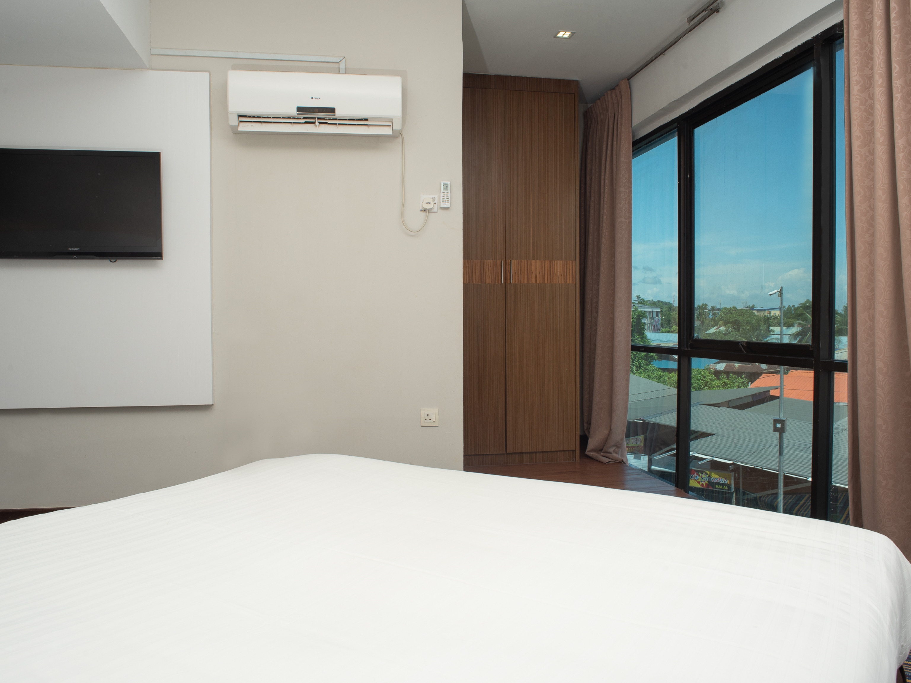 Double Deluxe King Bed