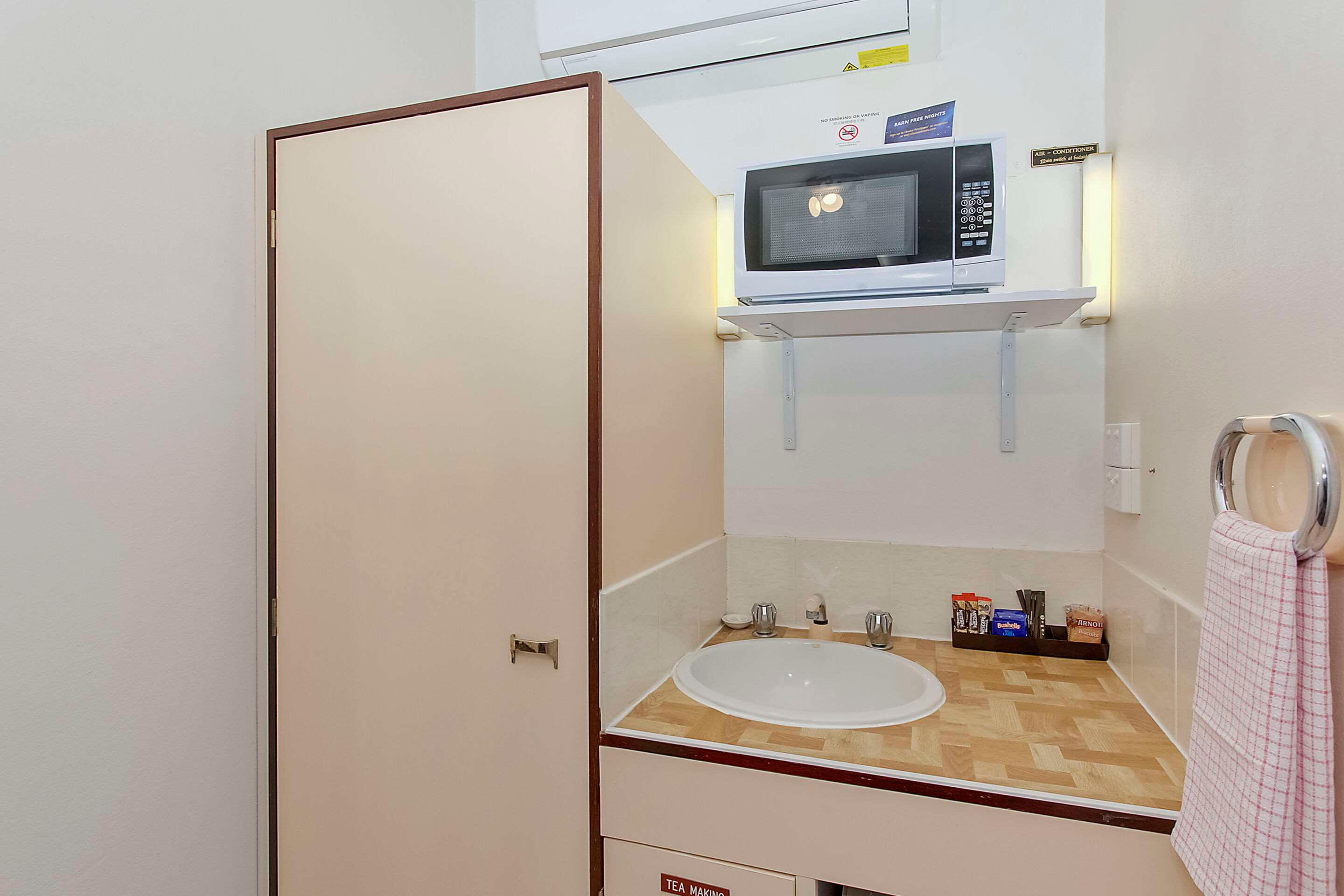 Double Queen Bed Non Smoking