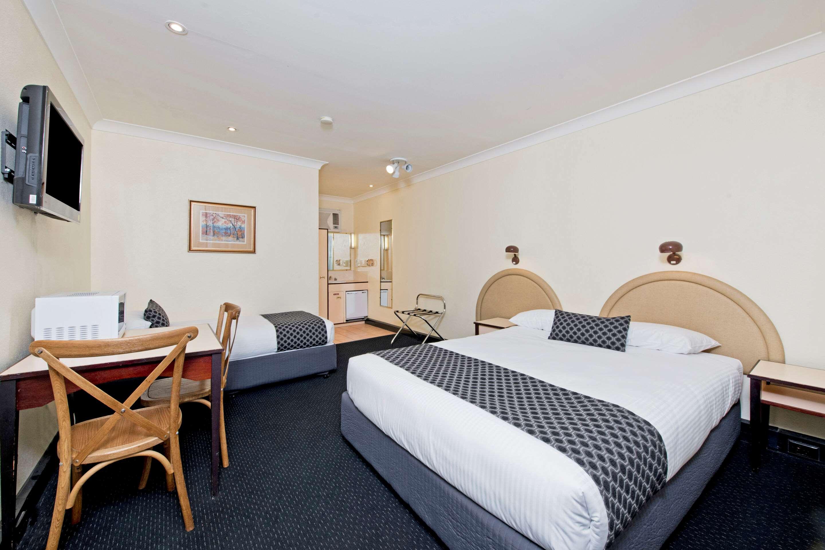 Double Queen Bed Non Smoking