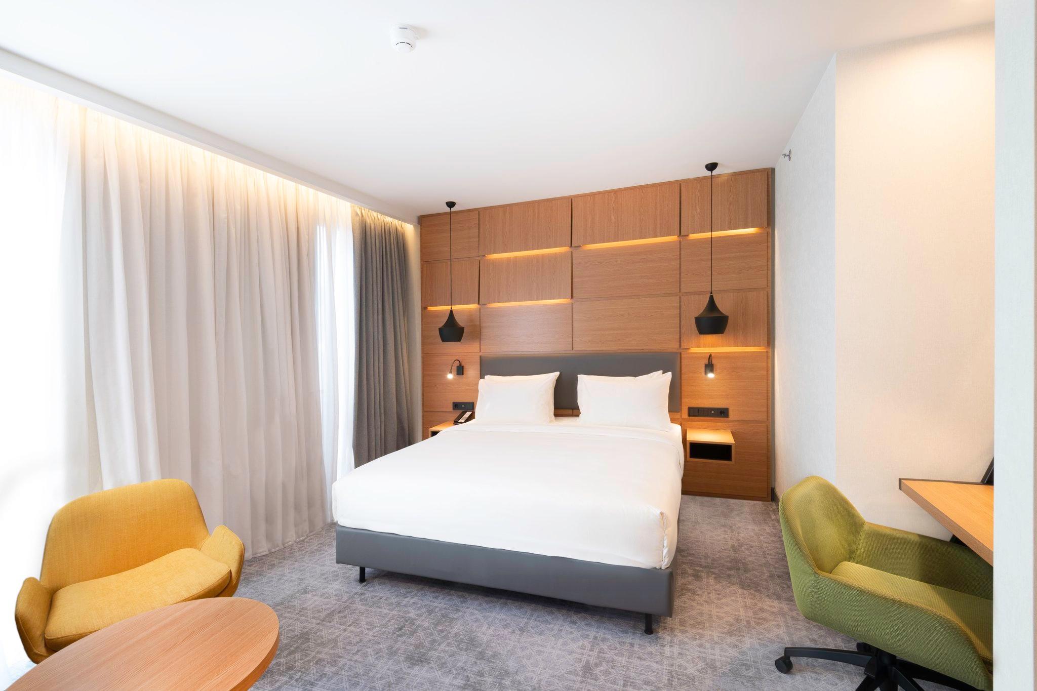 Double Executive King Bed