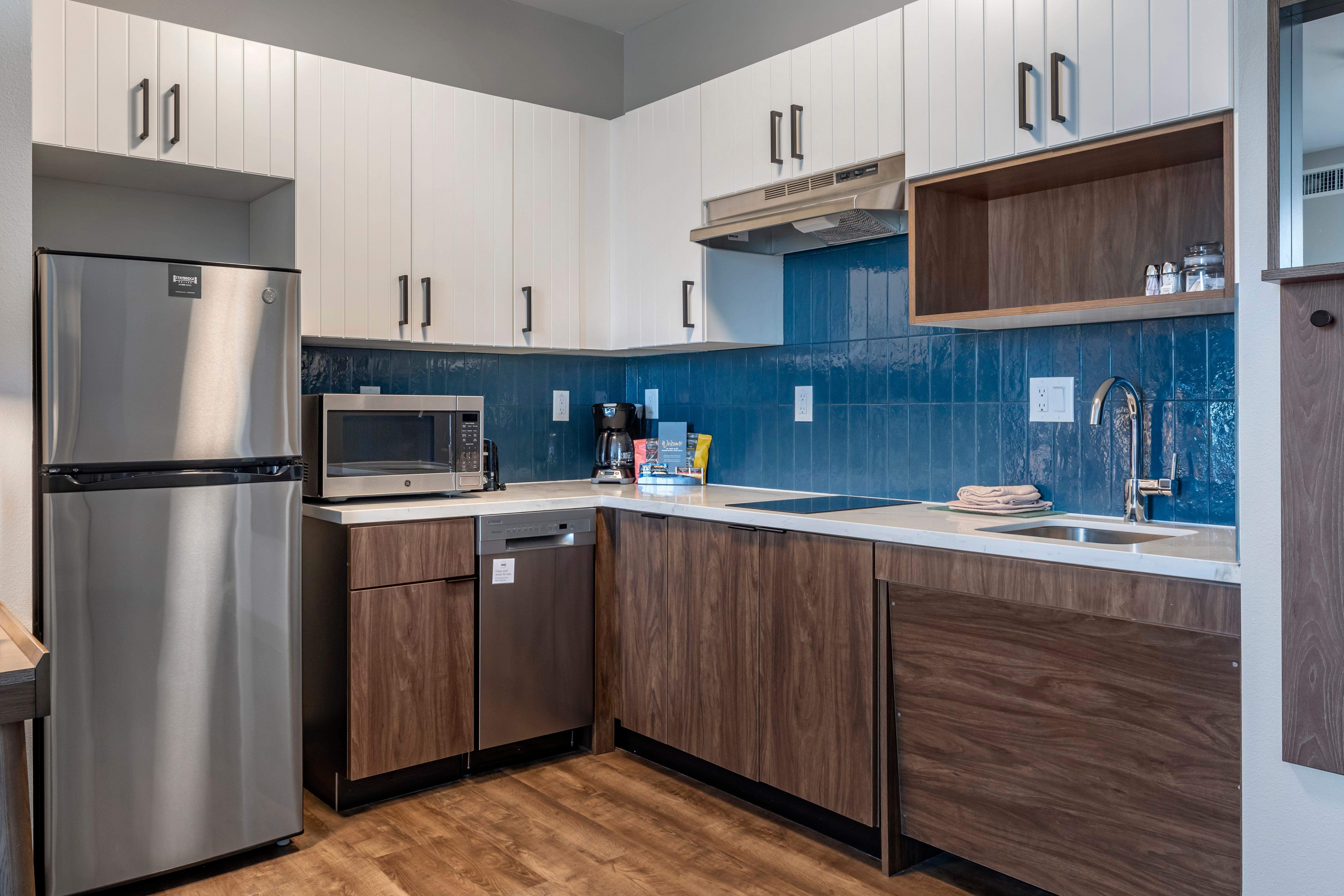 Suite Accessible King Size Bed