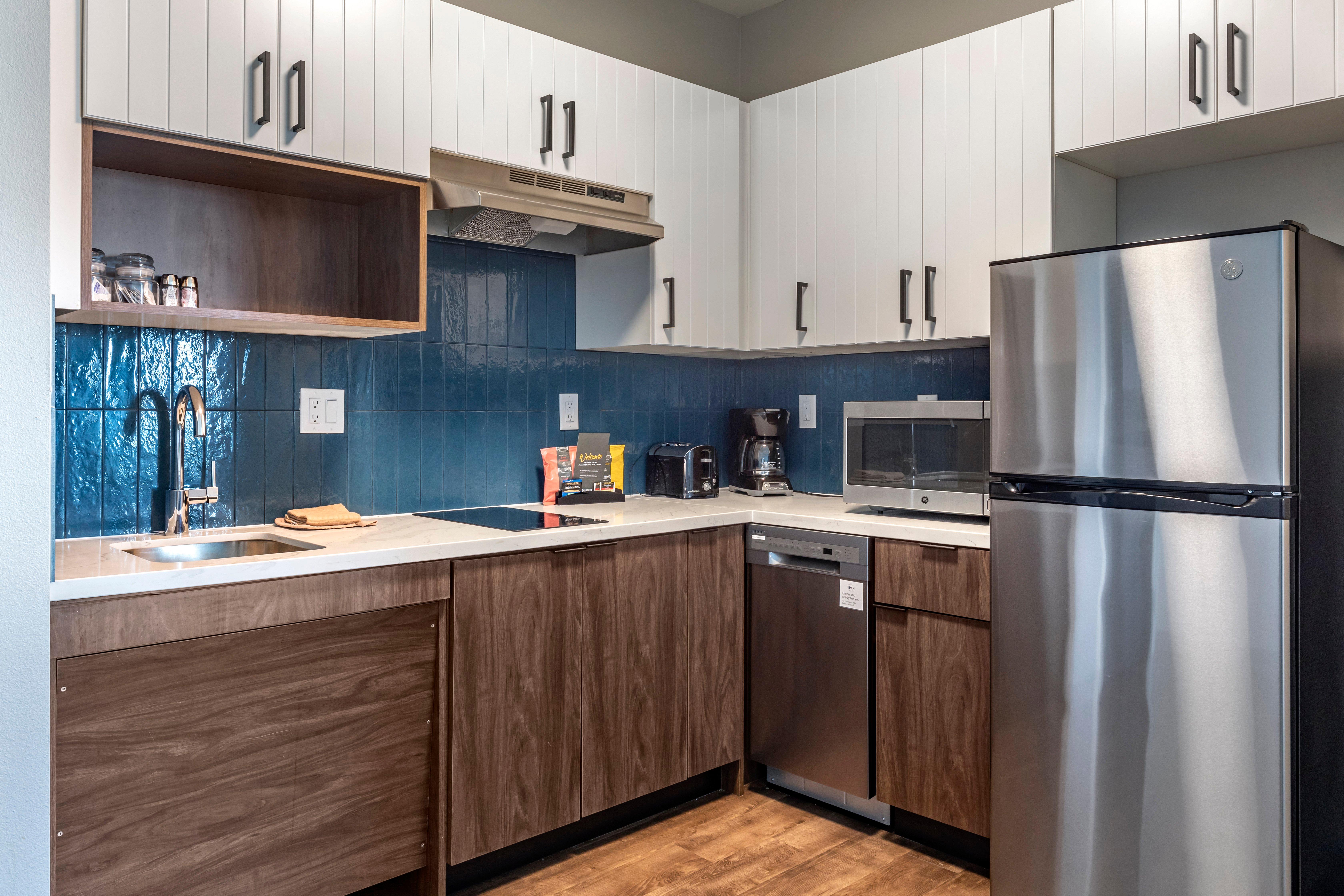 Studio Accessible King Size Bed