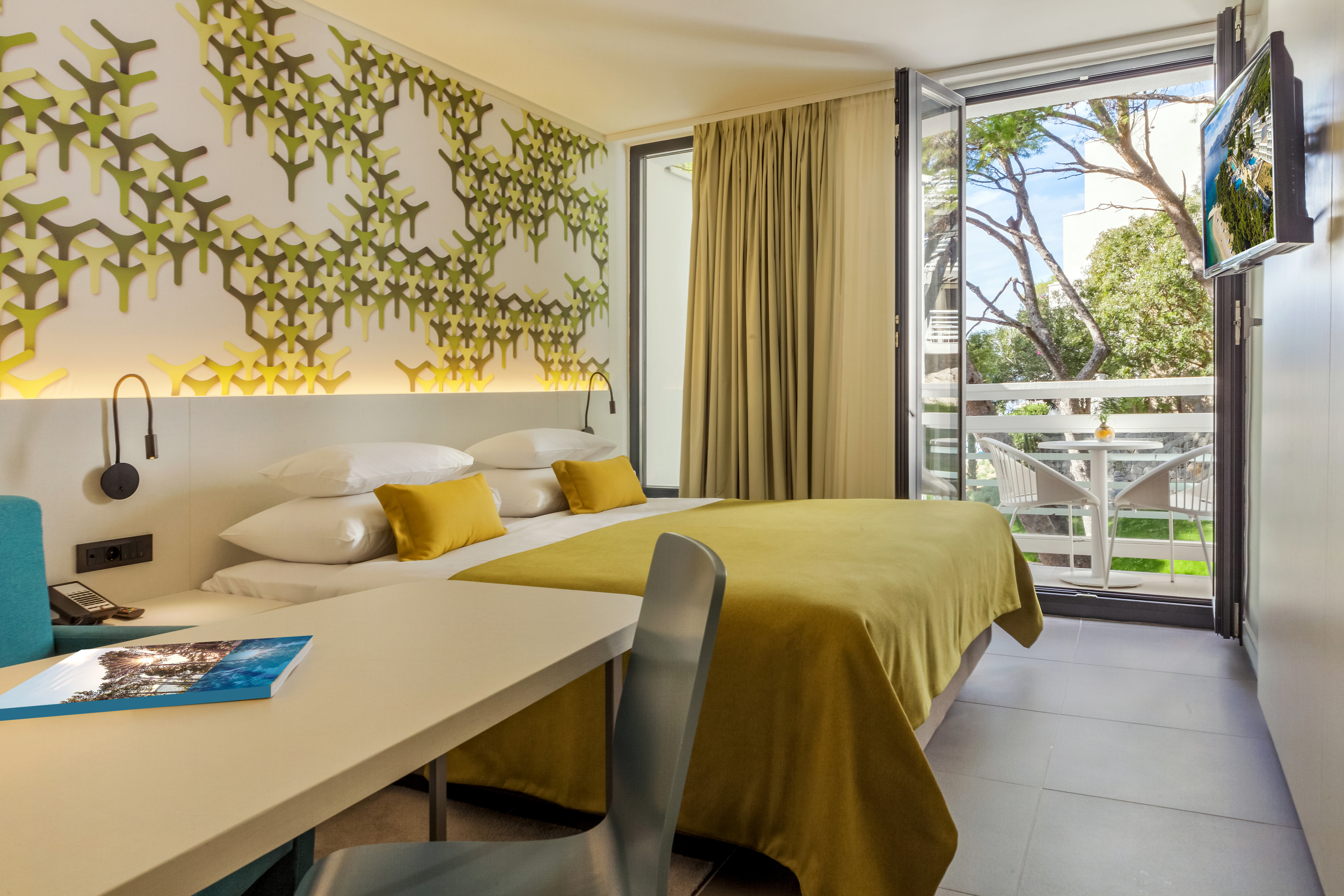 Double Single with Balcony