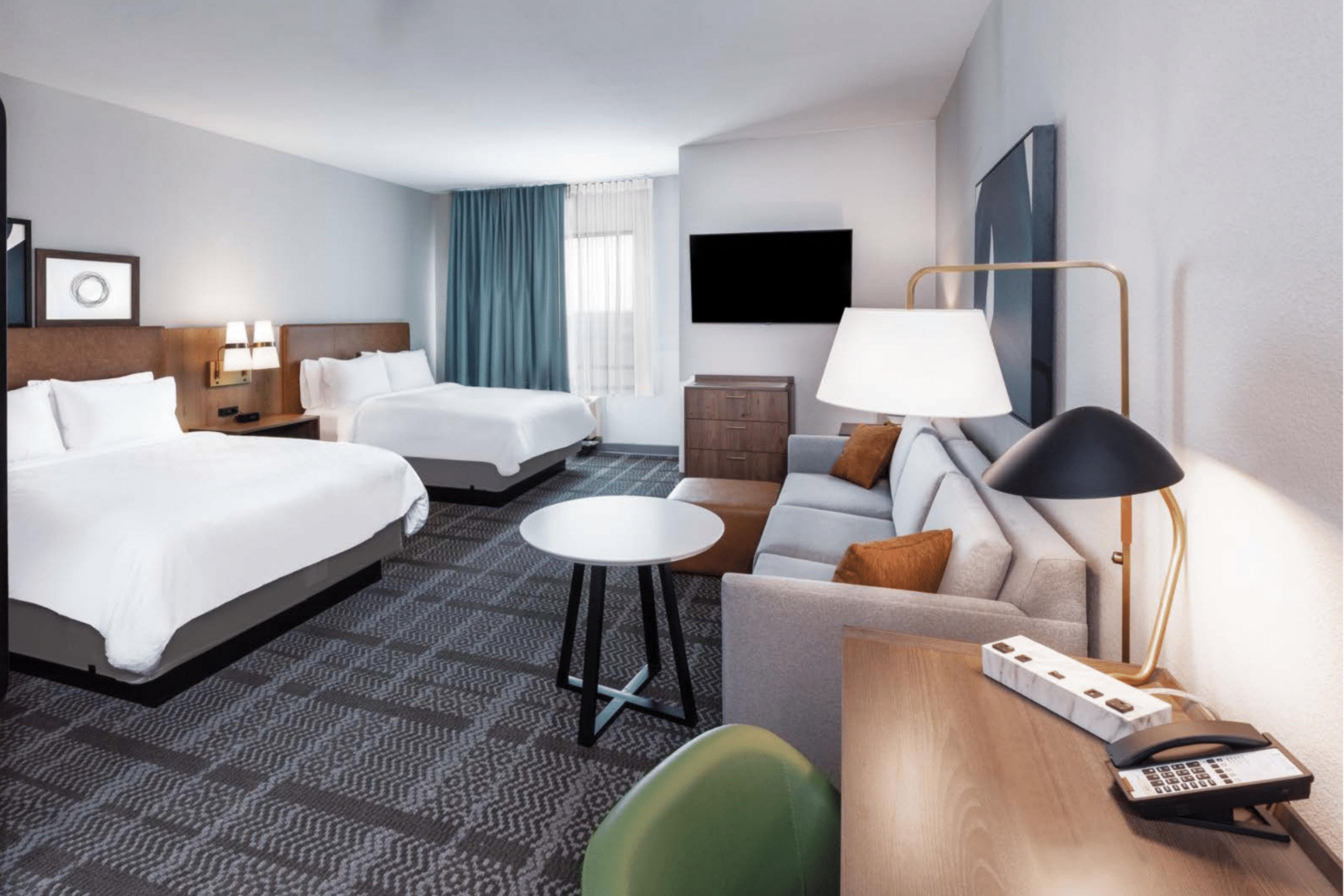 Studio Two Queen Beds