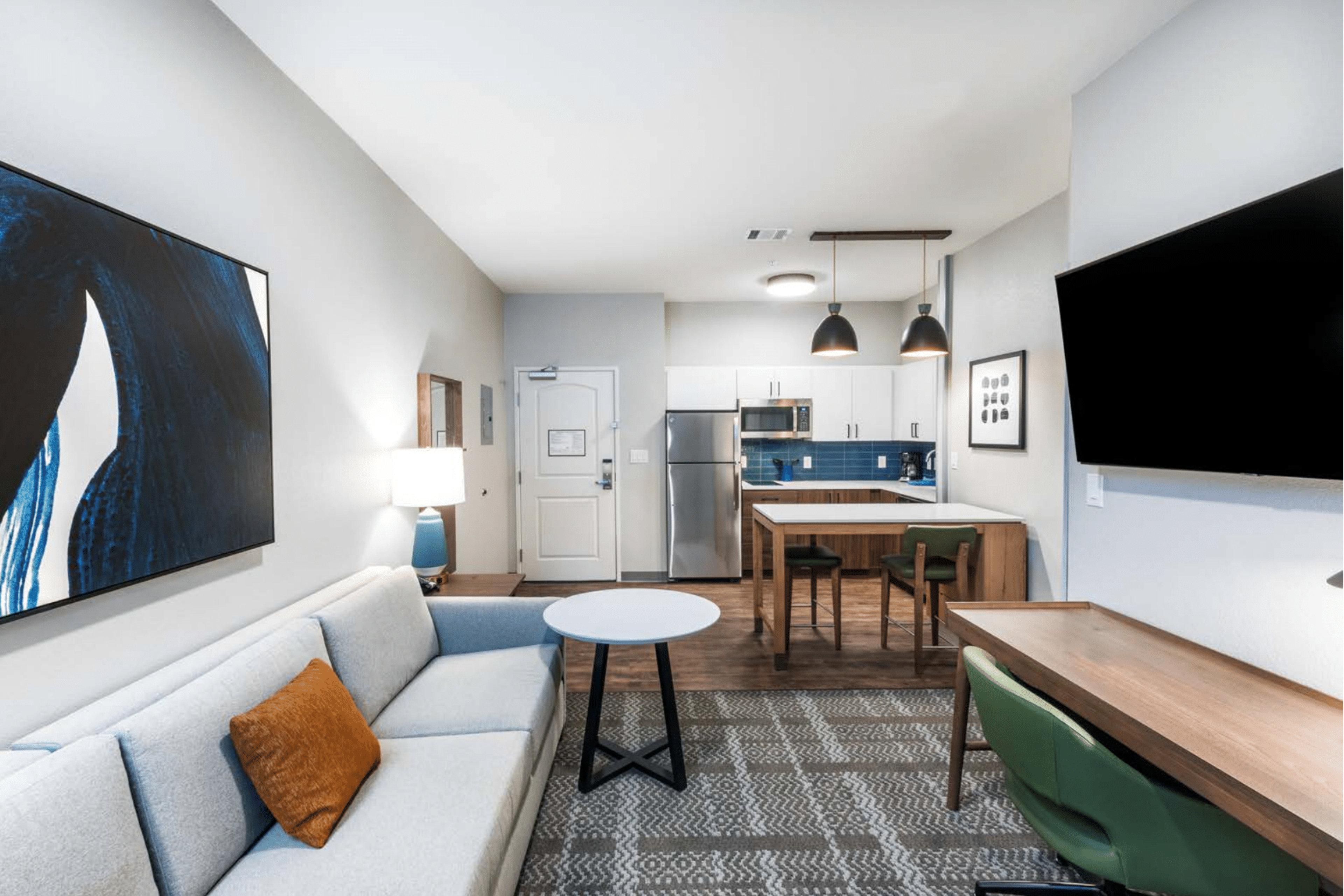 Suite Accessible King Size Bed