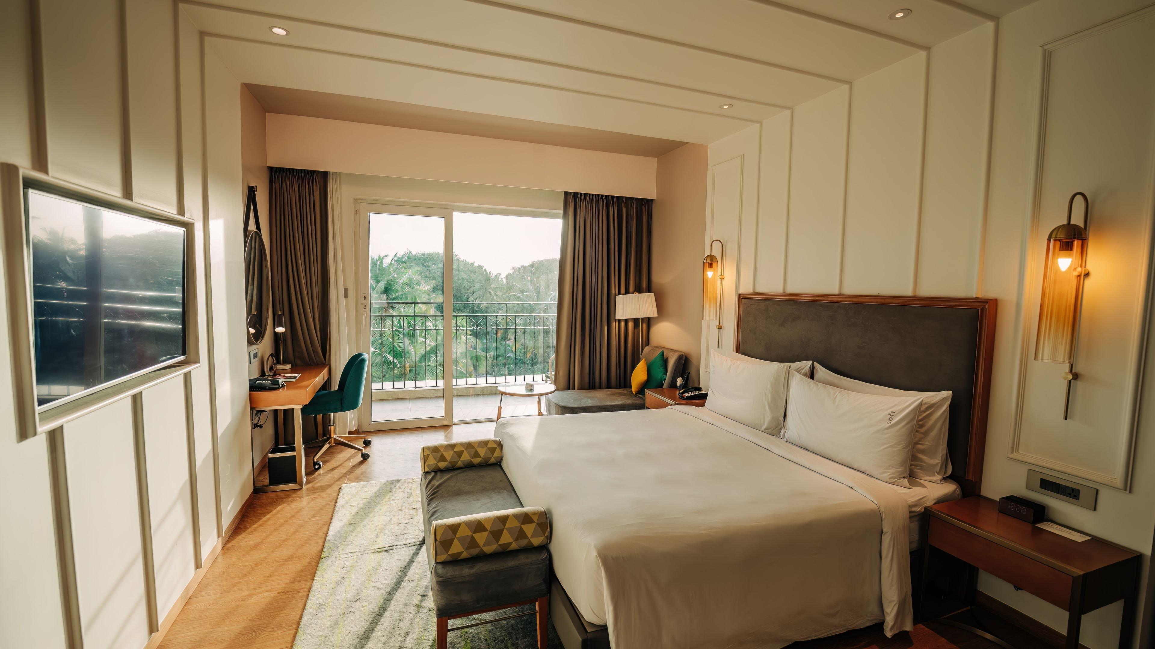 Double Pool View King Bed