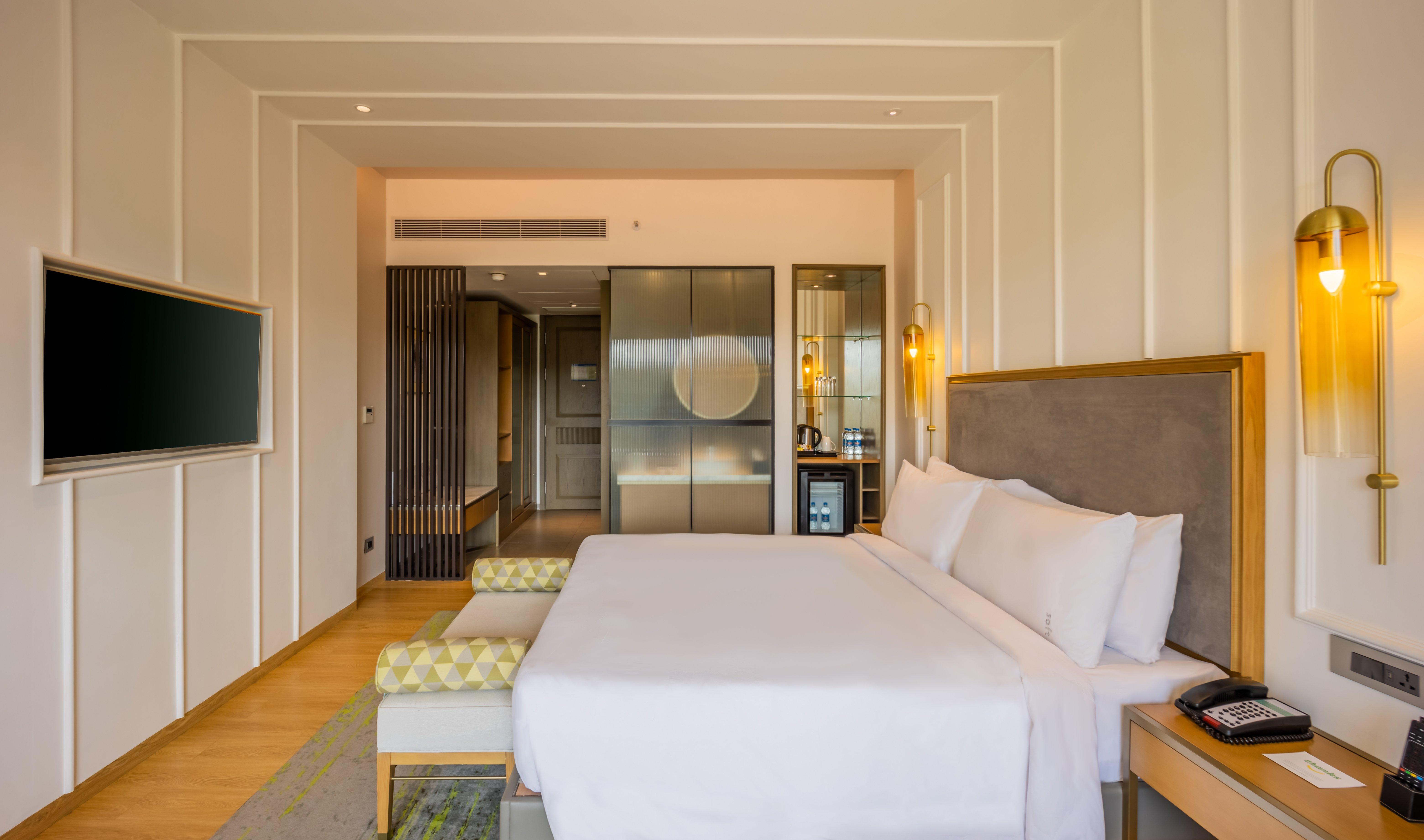 Double Garden View King Bed