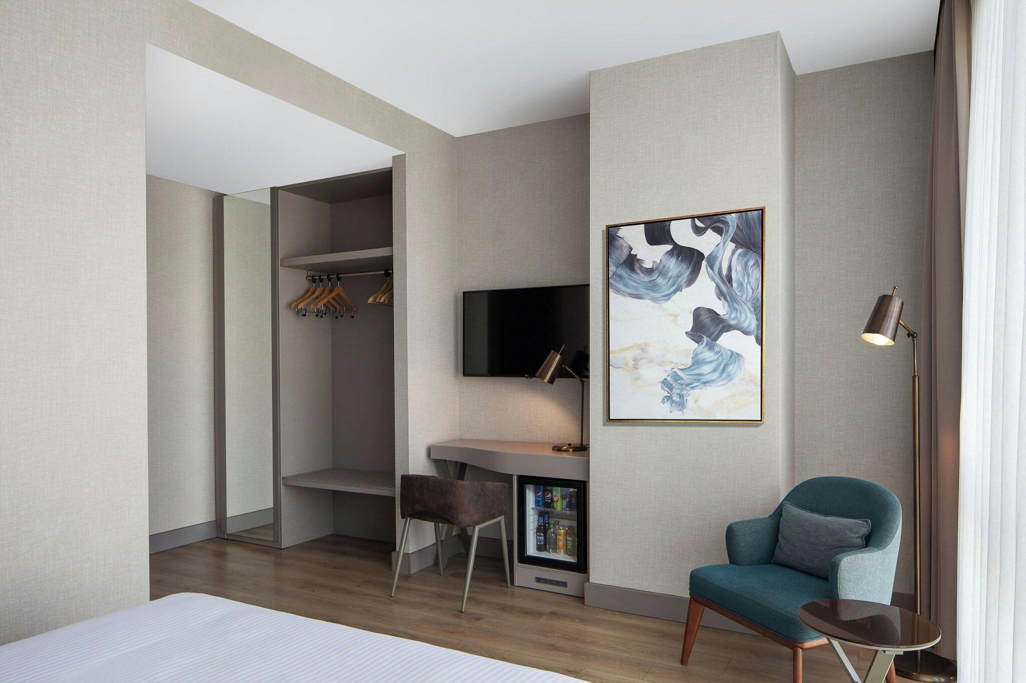 Double Superior King Bed