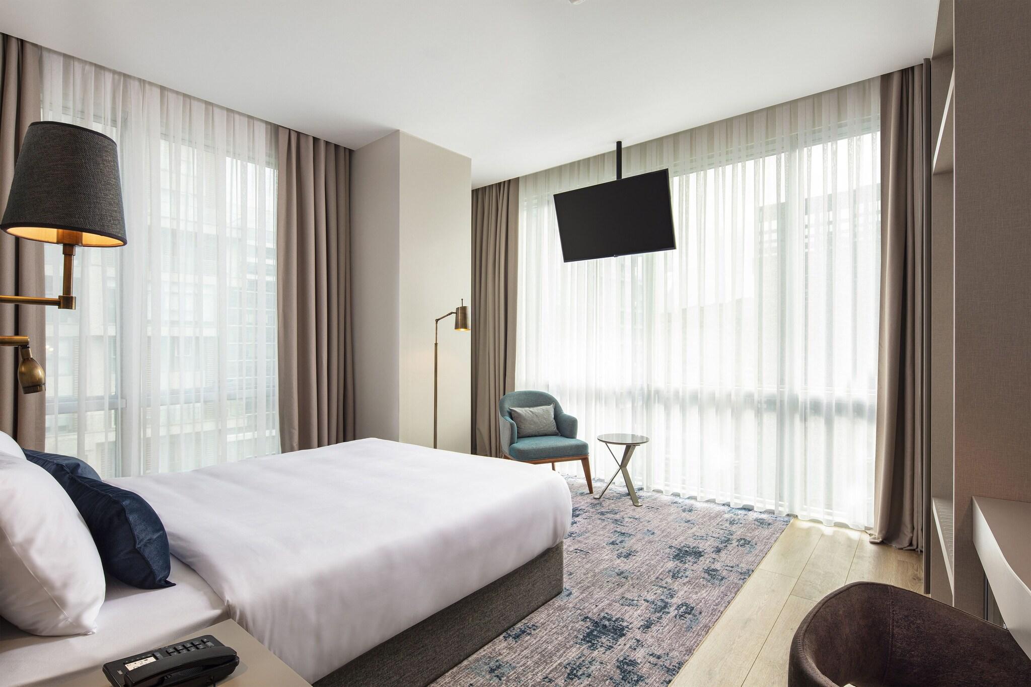 Double Superior King Bed