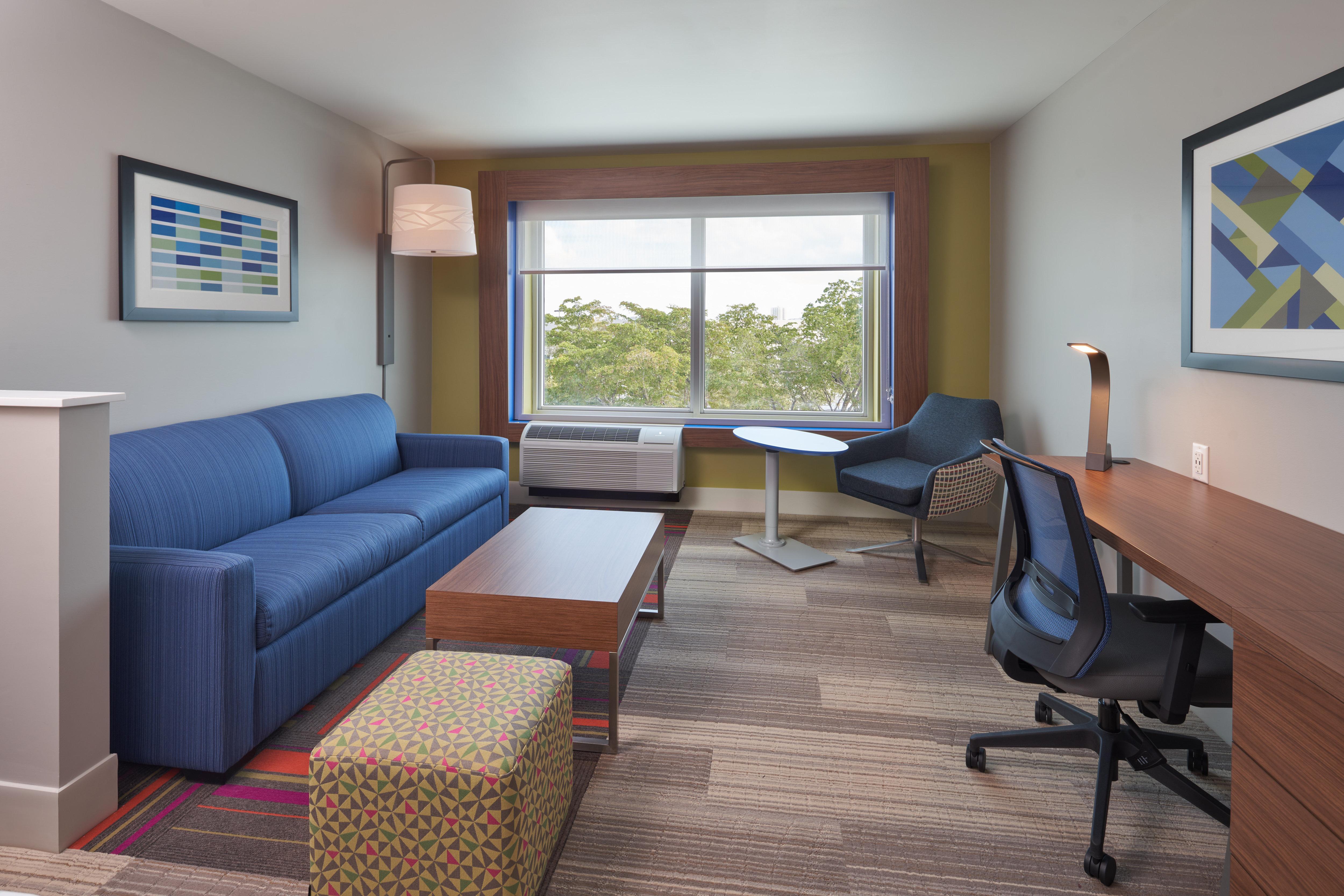 Suite Accessible King Size Bed
