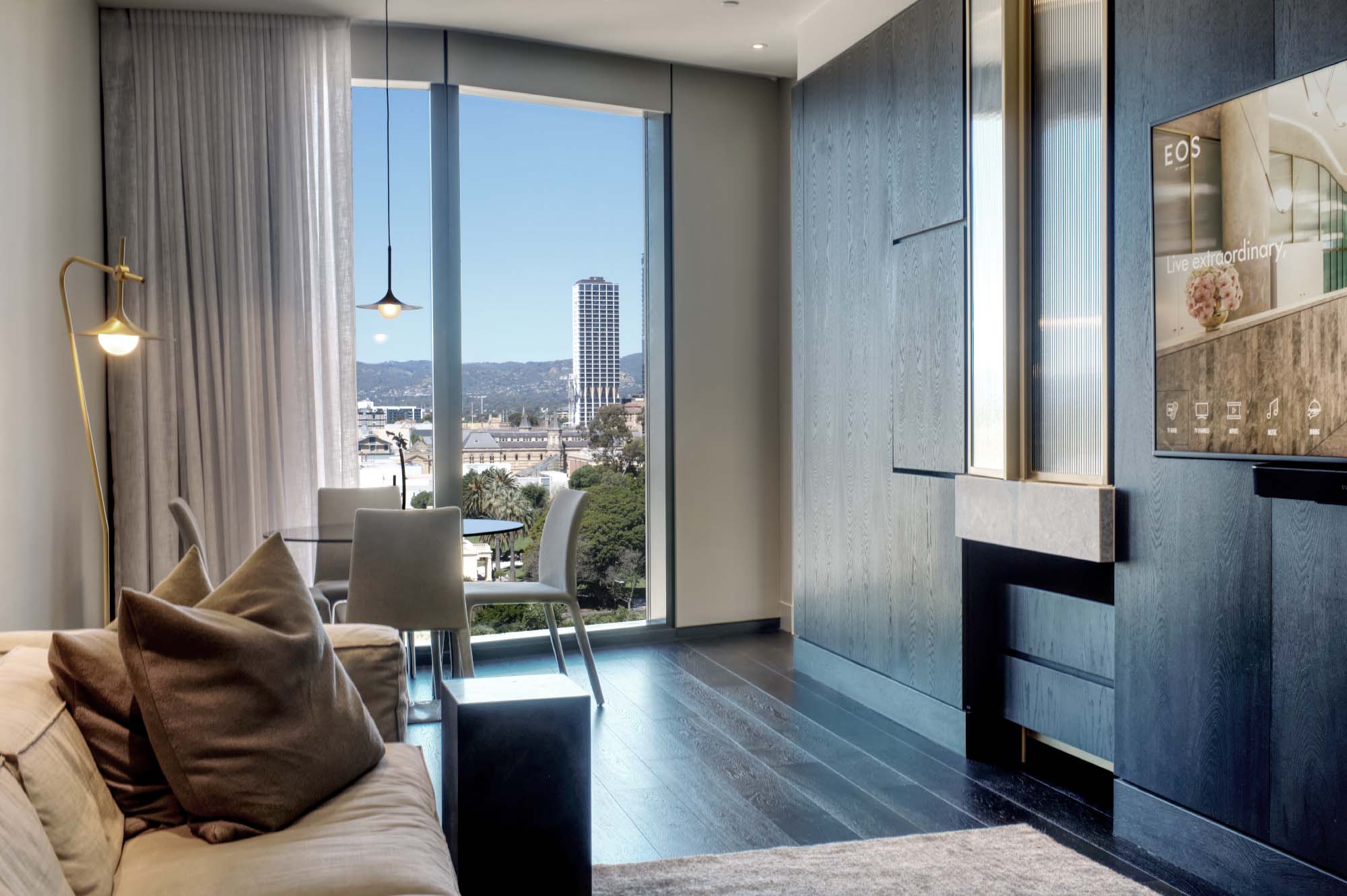 Suite City View King Bed