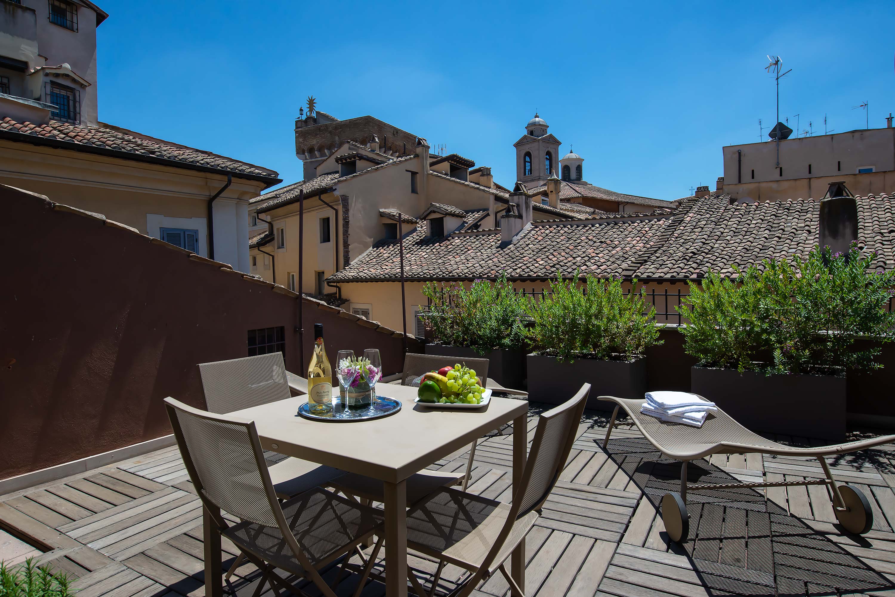 Double Deluxe City View King Bed