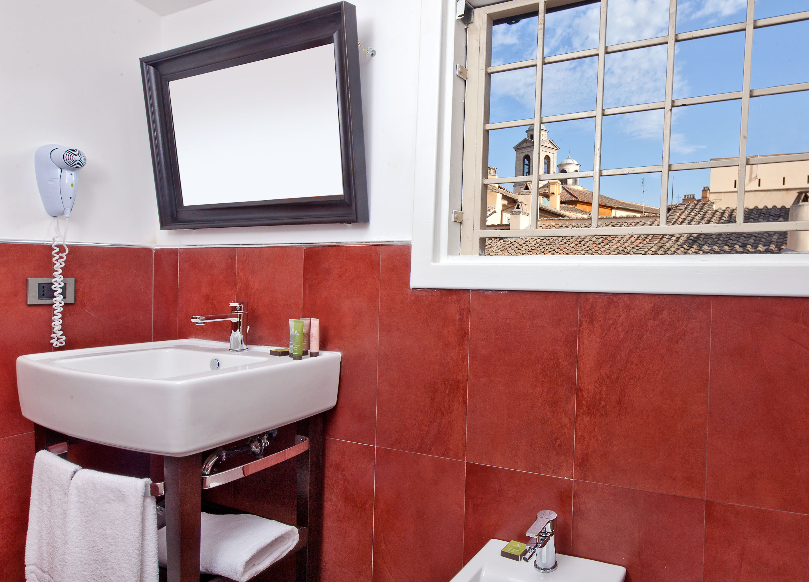 Double Deluxe City View King Bed