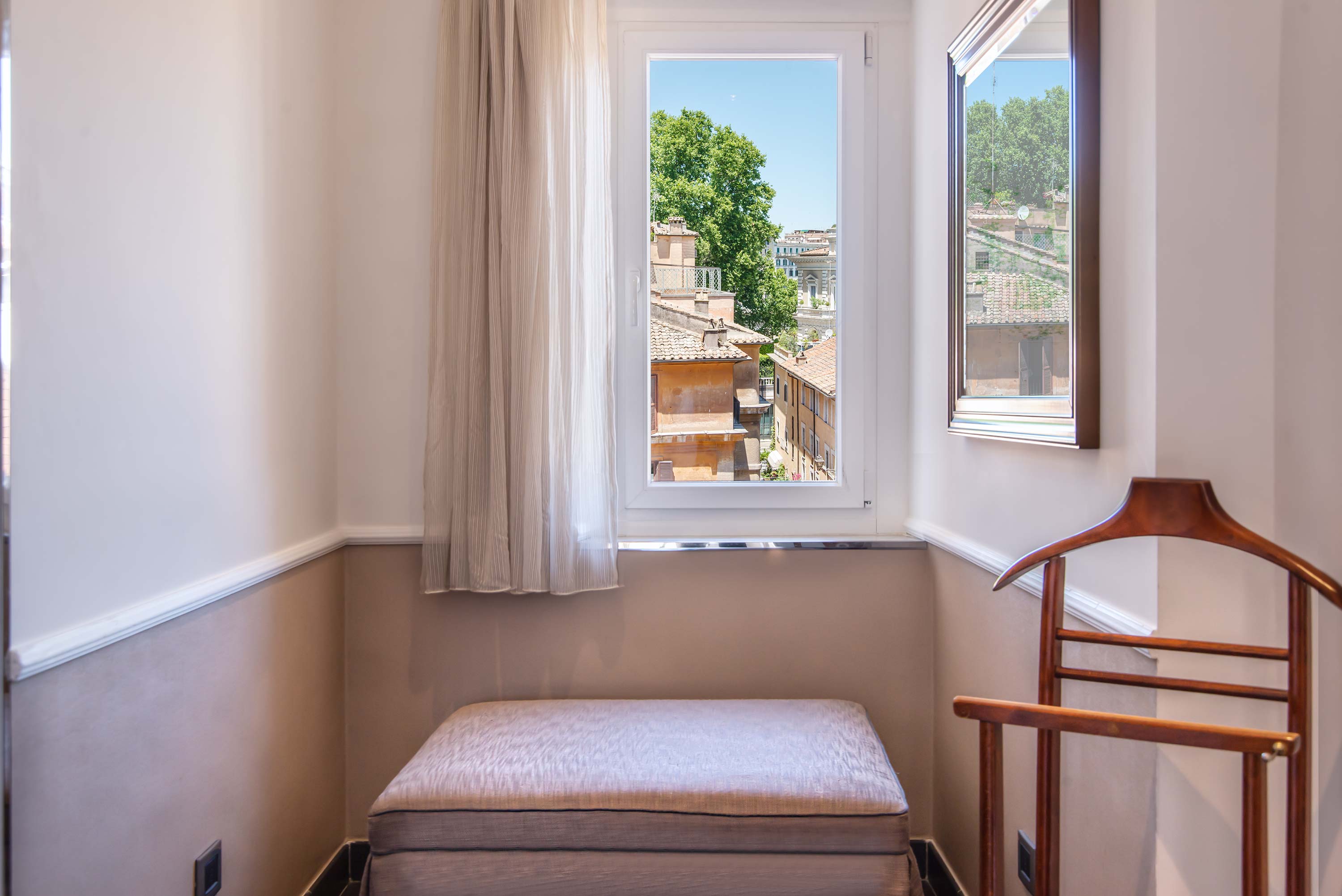 Double Deluxe City View King Bed