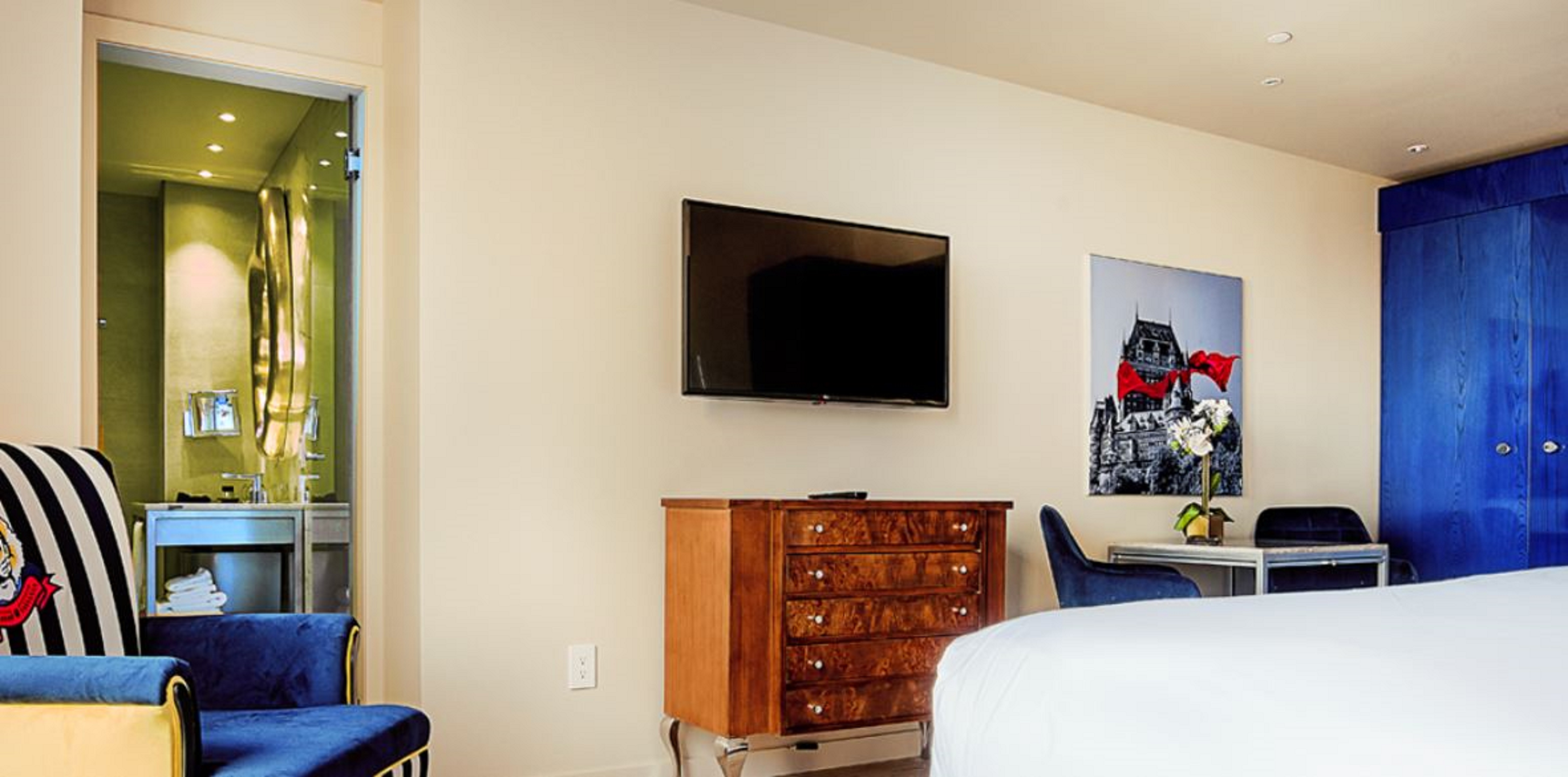 Suite Classic King Bed