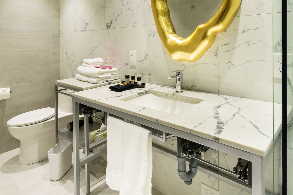 Suite Classic King Bed