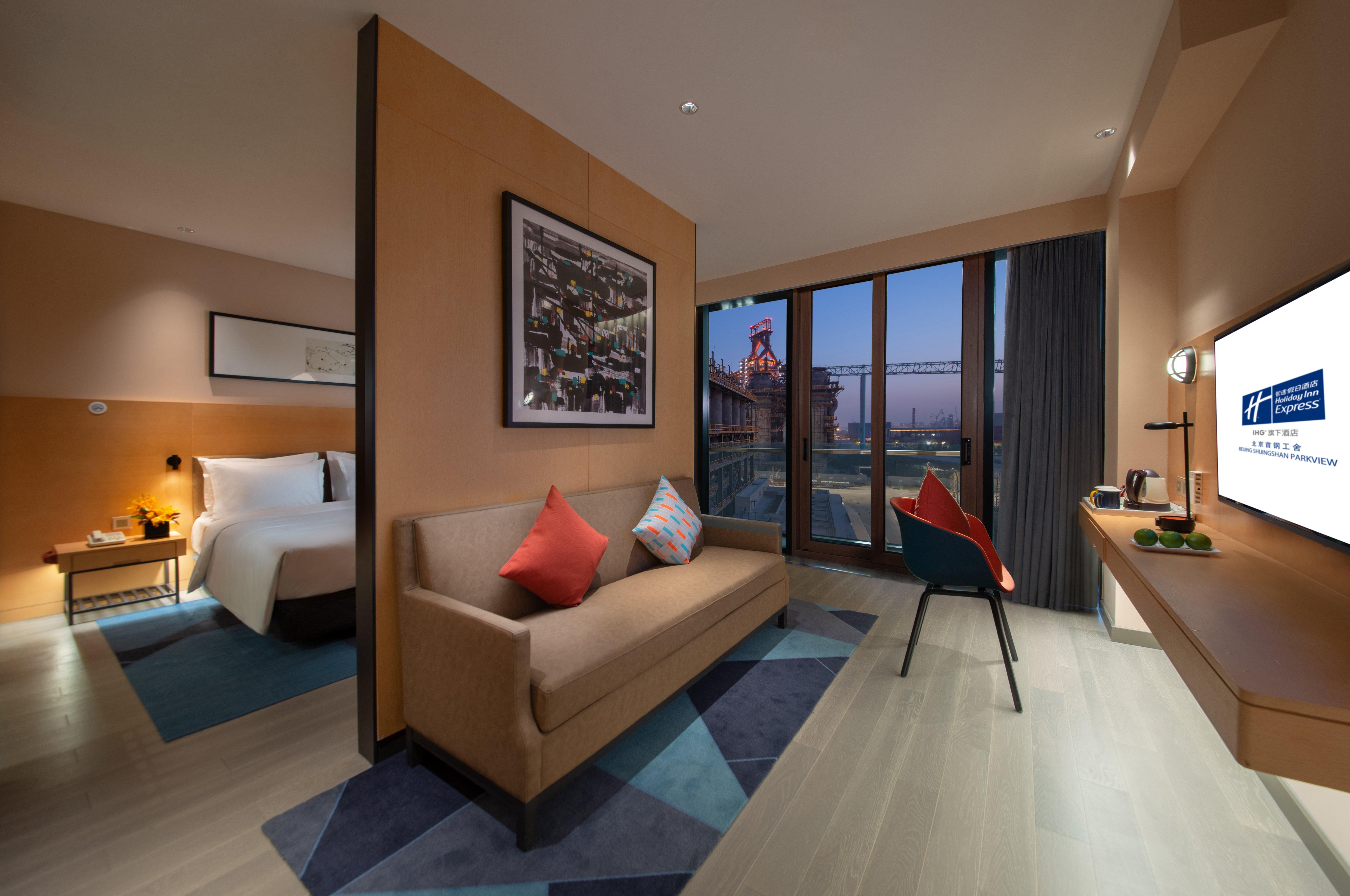 Suite Queen Size Bed