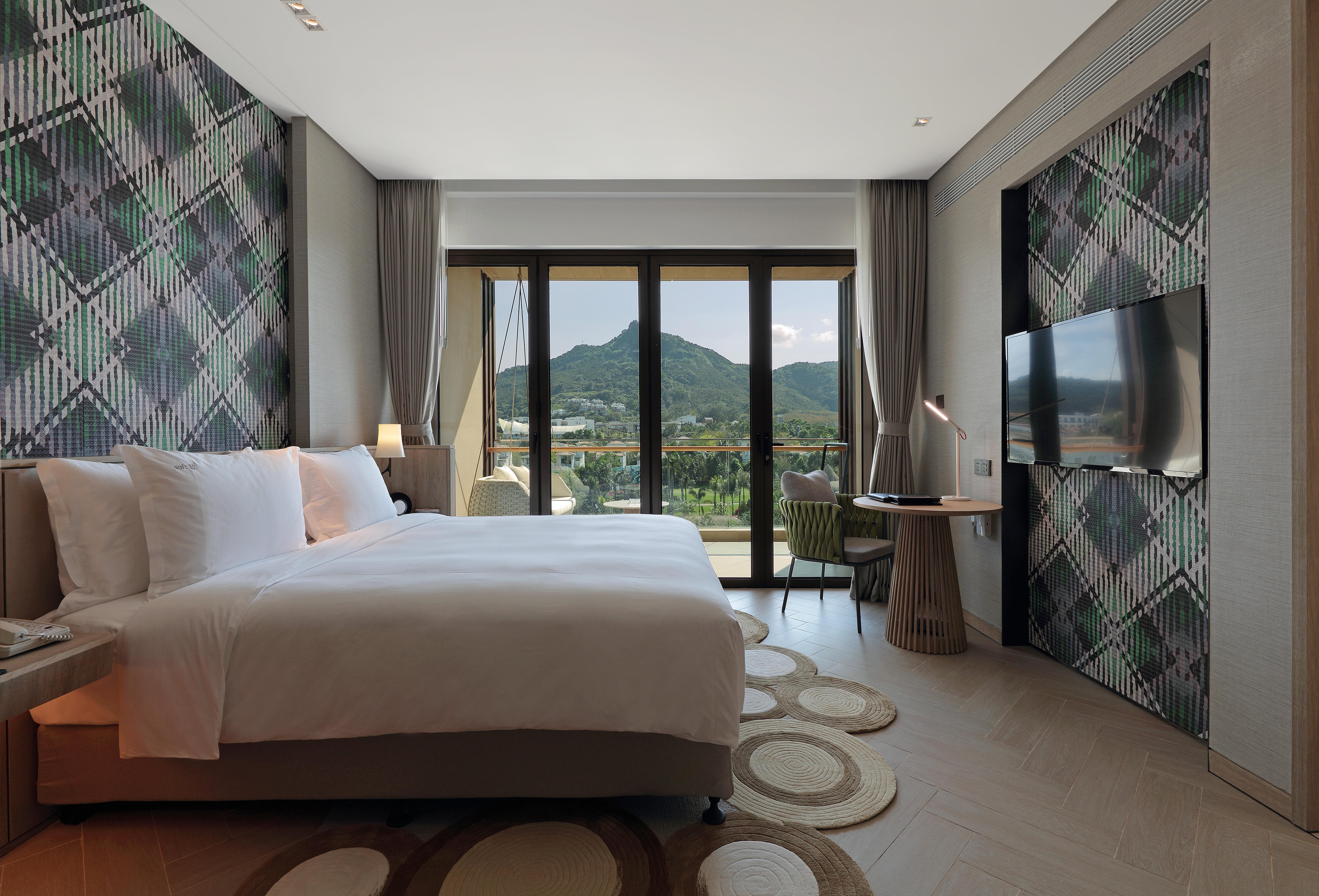 Suite Garden View King Bed