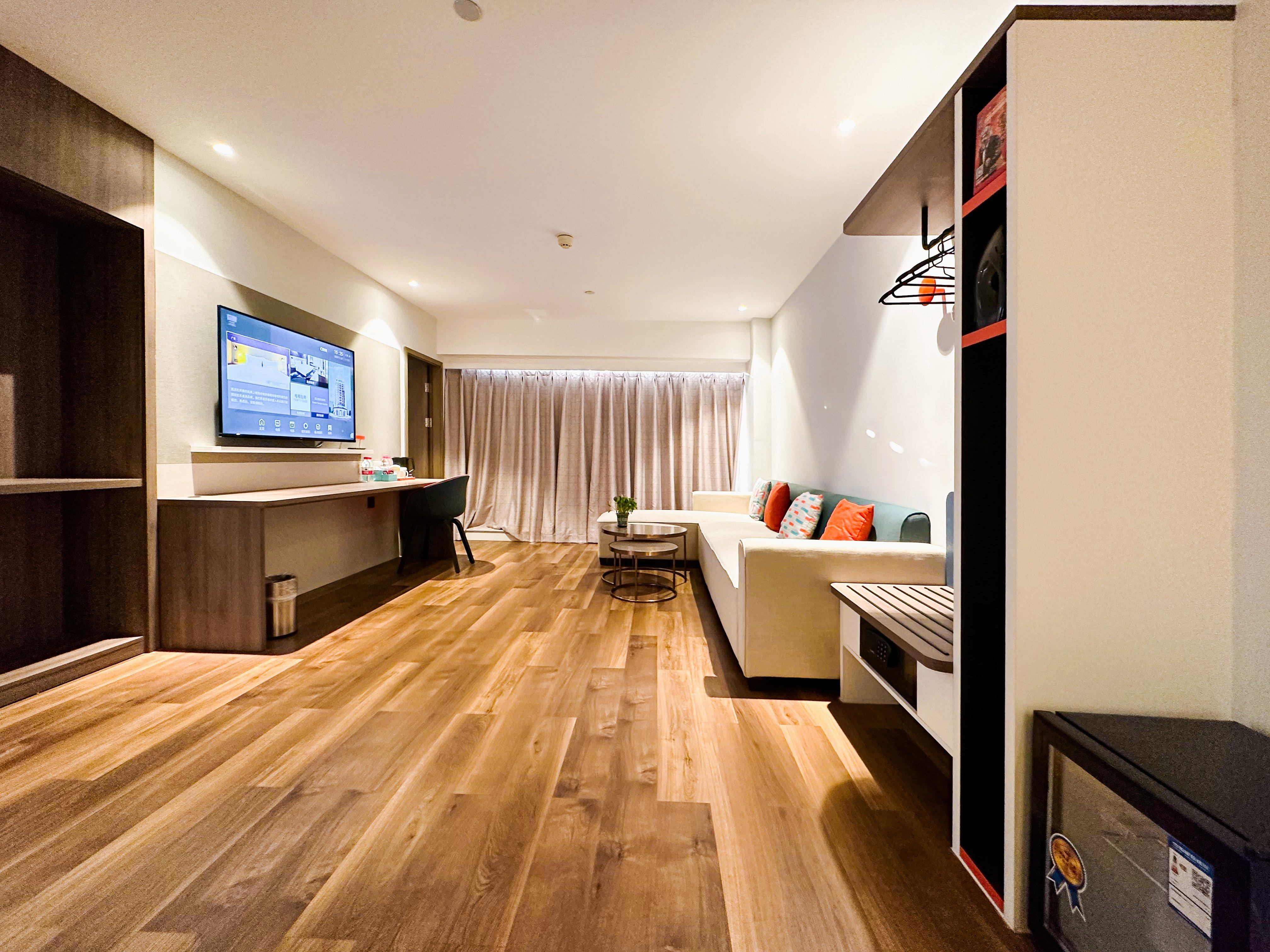 Suite King Bed One Bedroom 