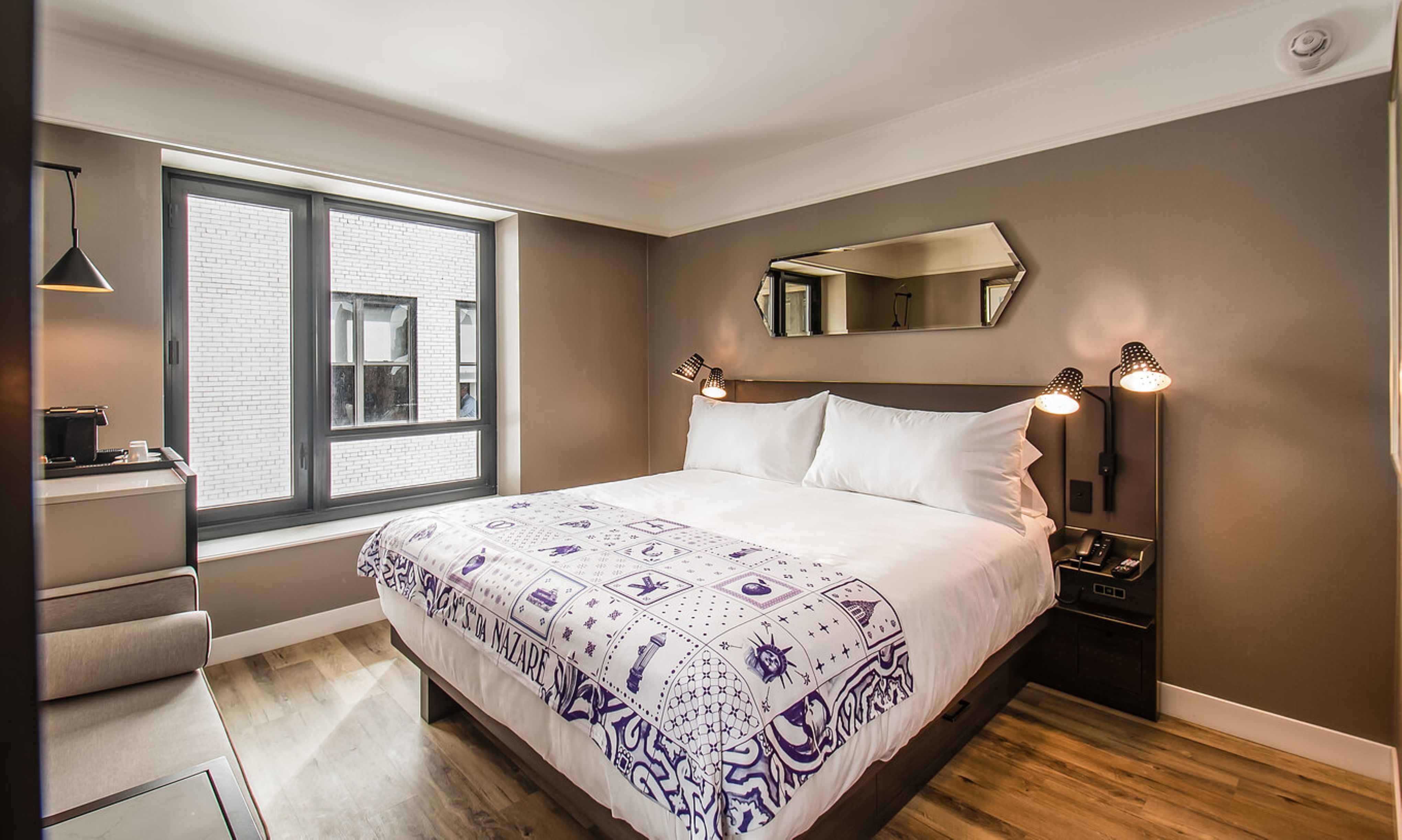 Double Classic Queen Bed