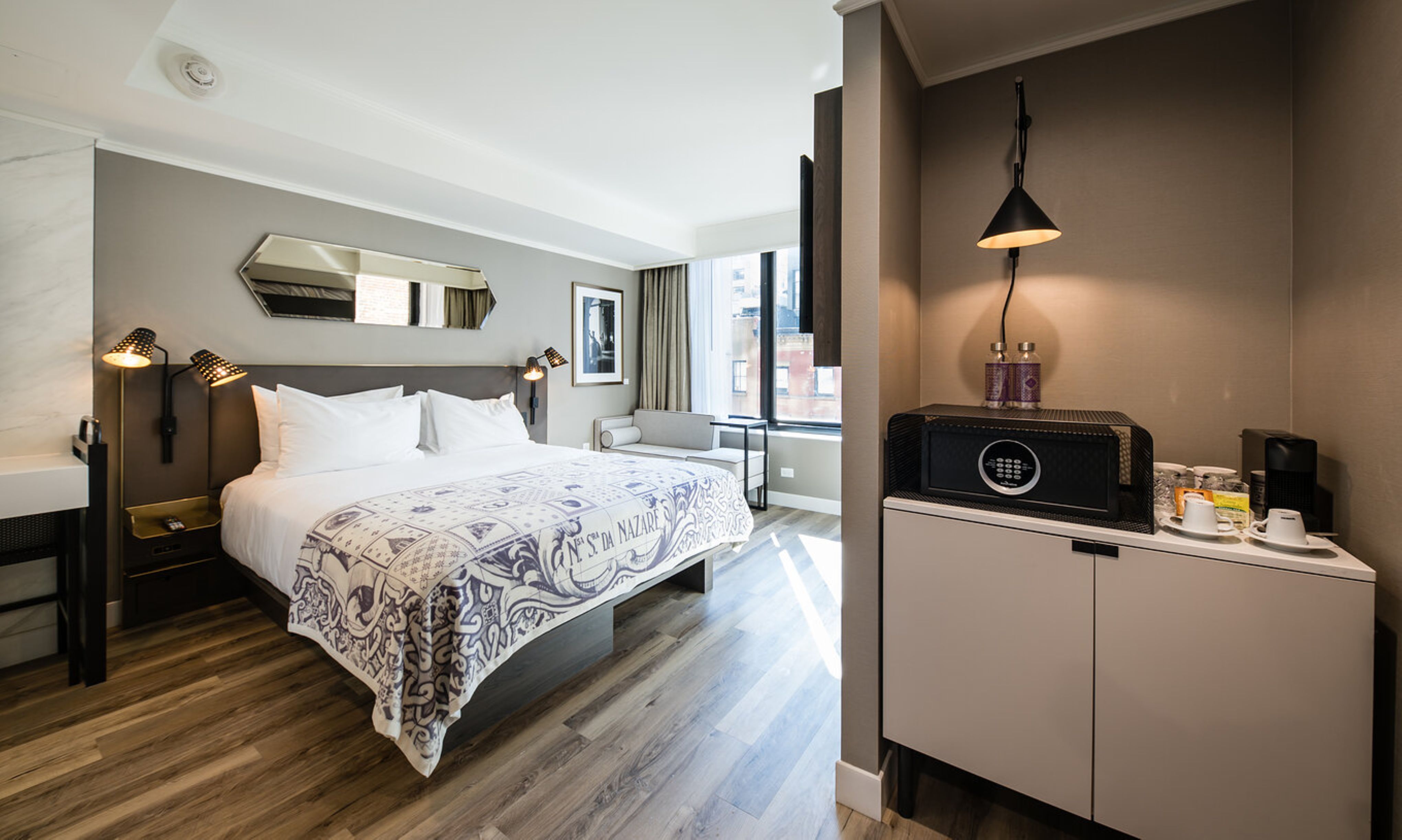 Double Superior Queen Bed