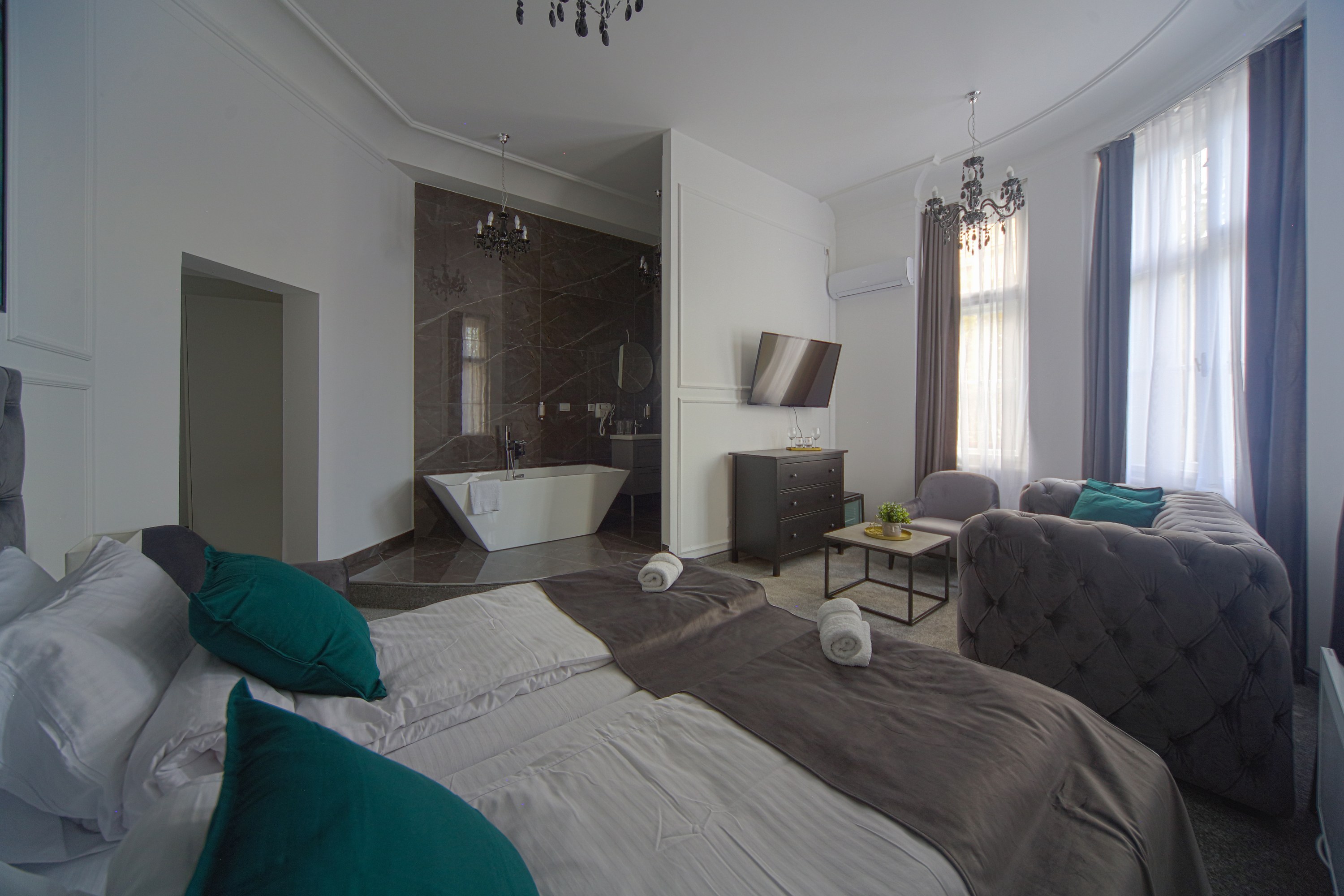 Double or Twin Executive