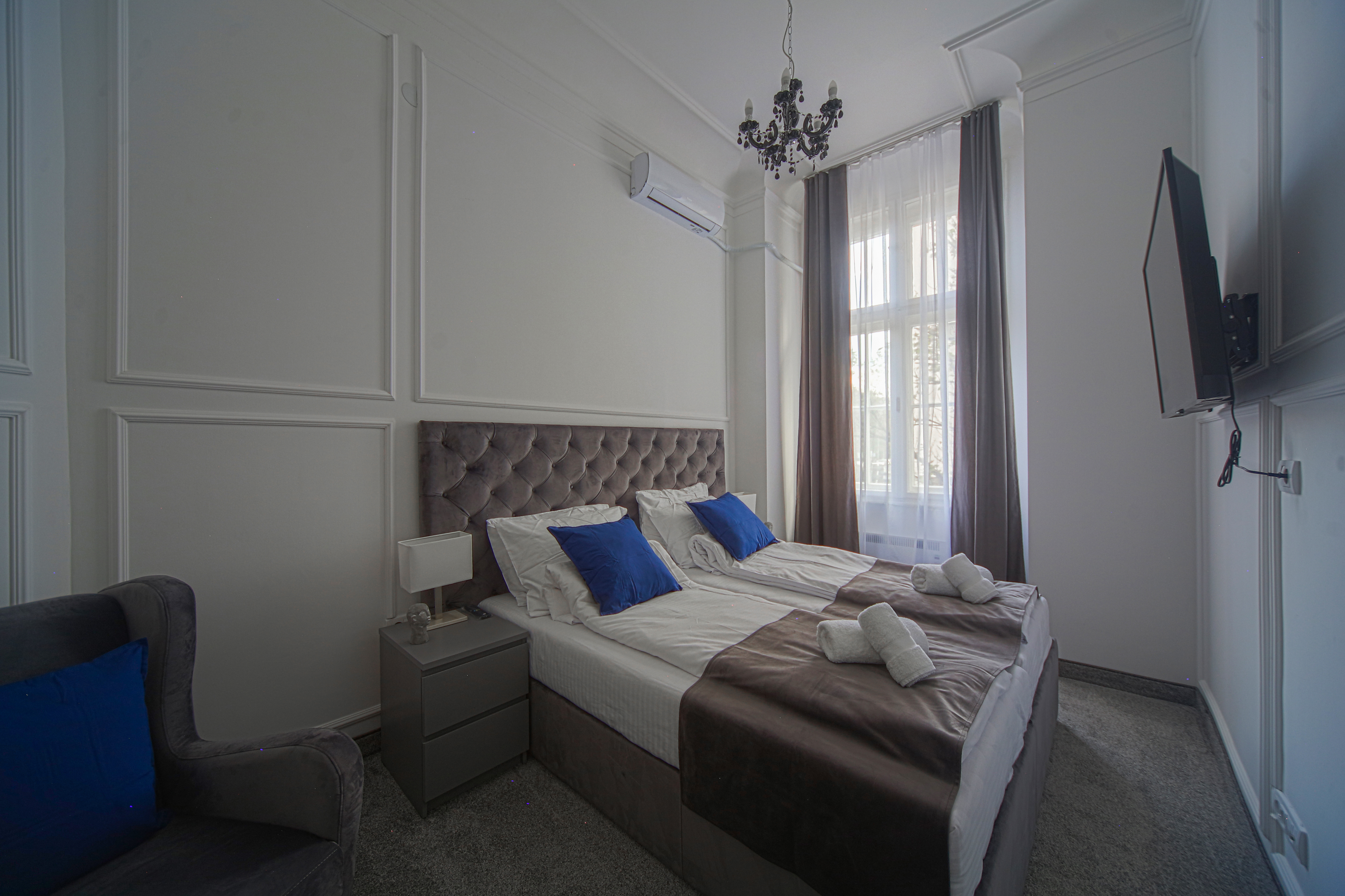 Double or Twin Standard