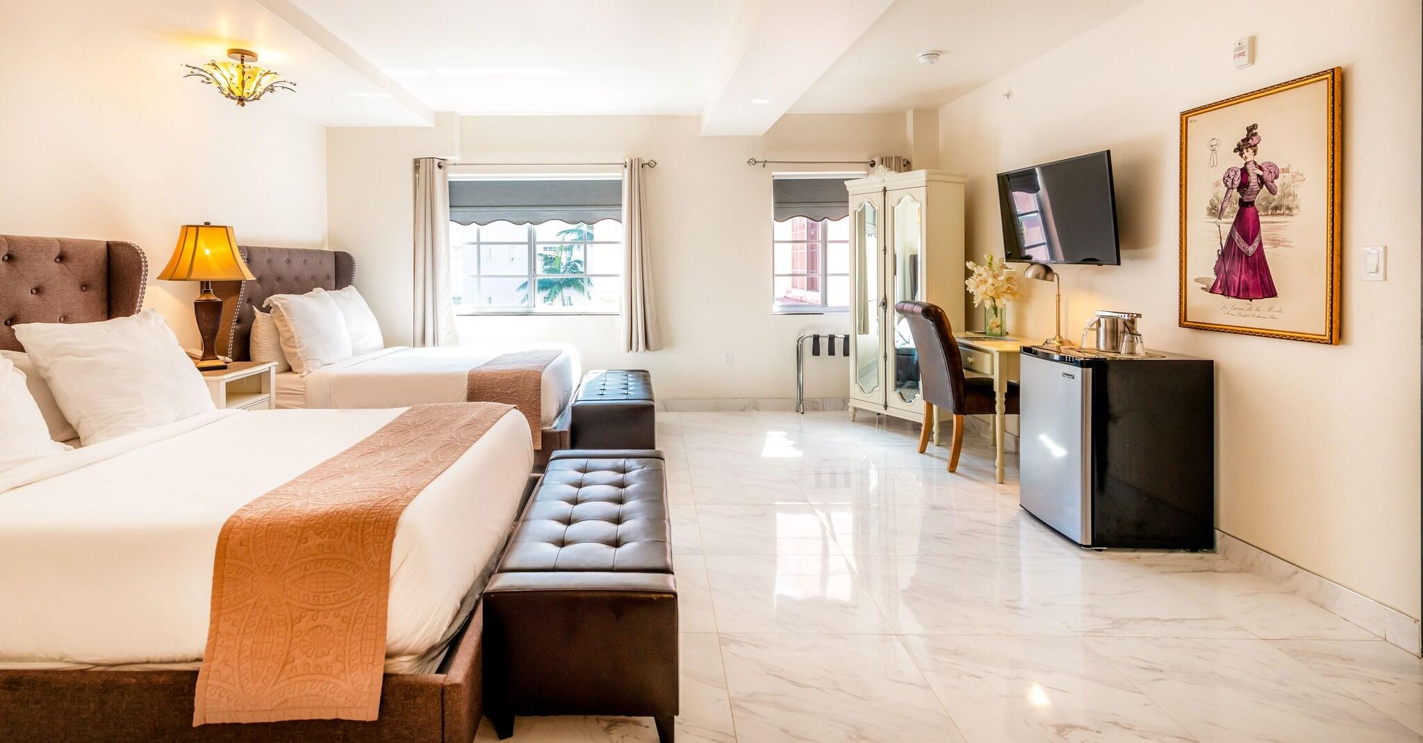 Double Deluxe Two Queen Beds