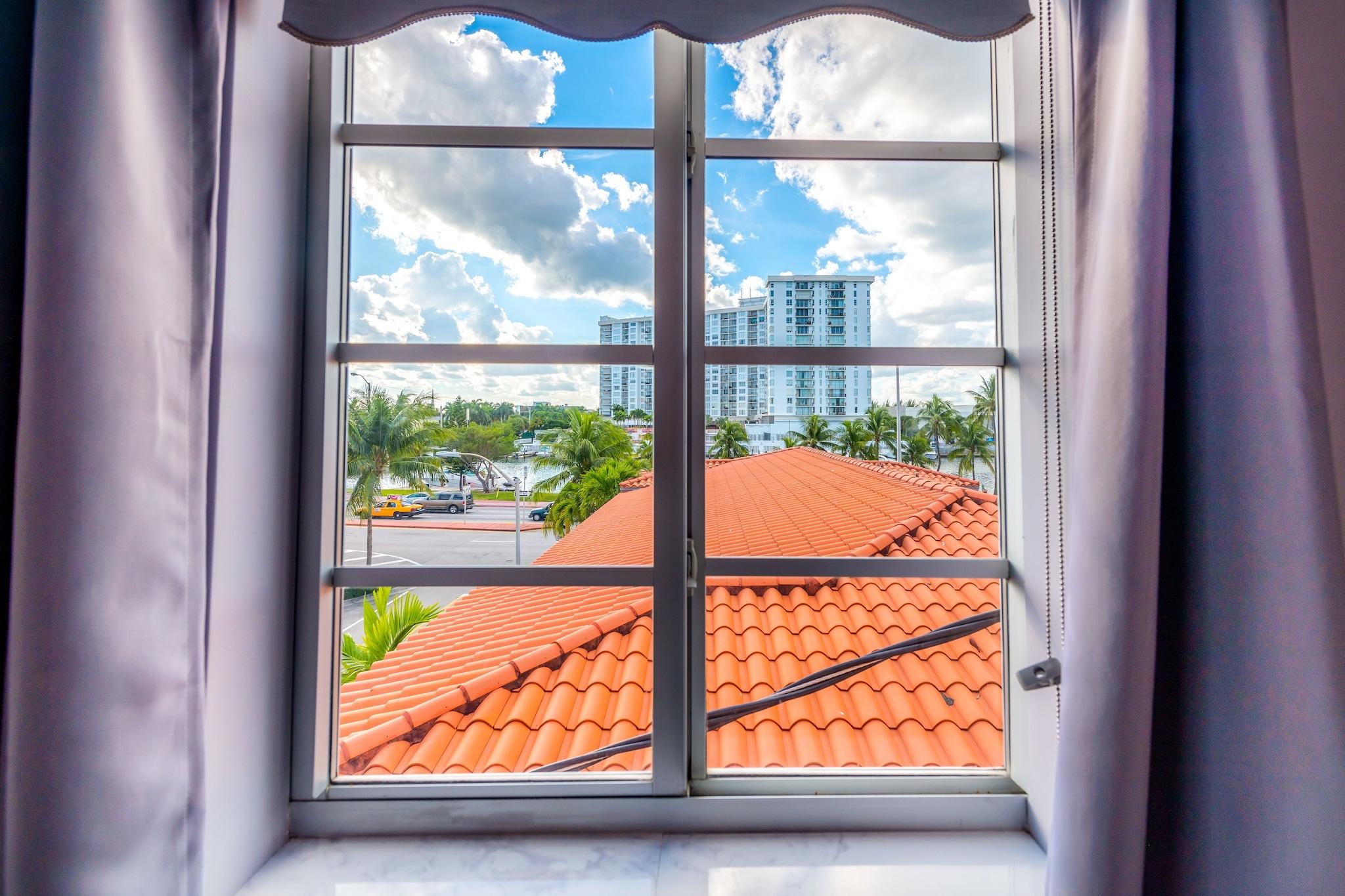 Quadruple Deluxe Two Queen Beds