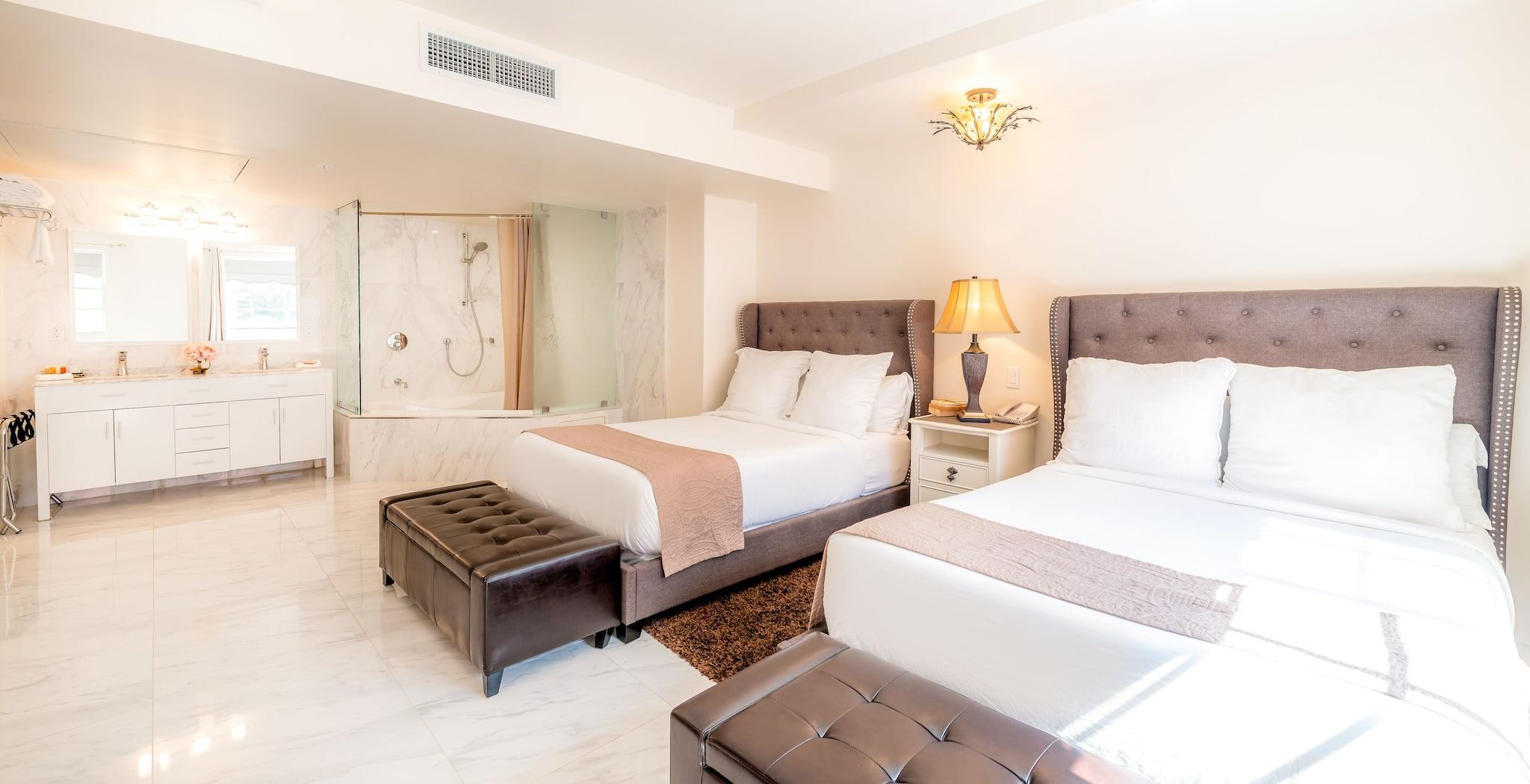 Double Deluxe Two Queen Beds