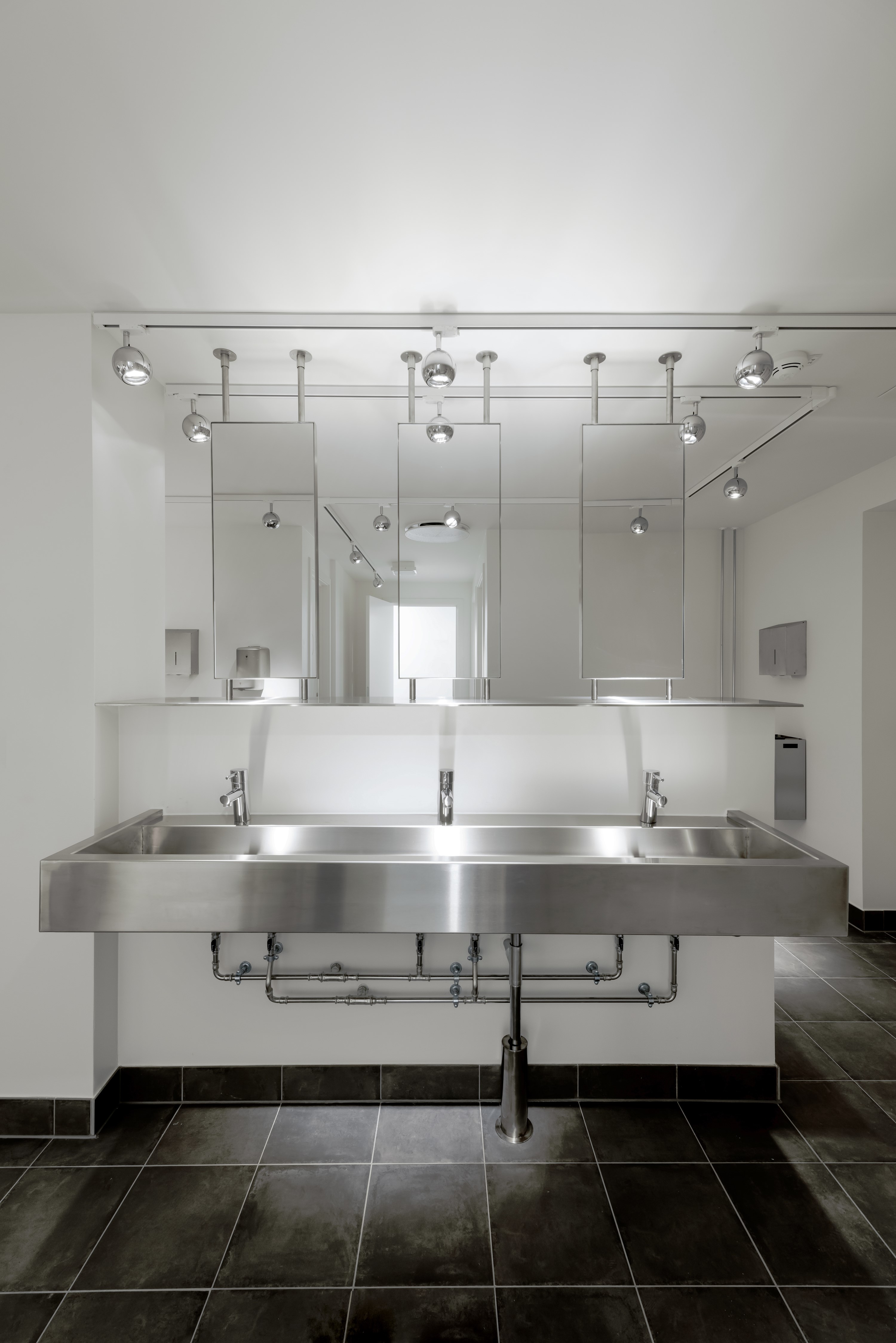 Bed in Dormitory Bunk Bed with Shared Bathroom