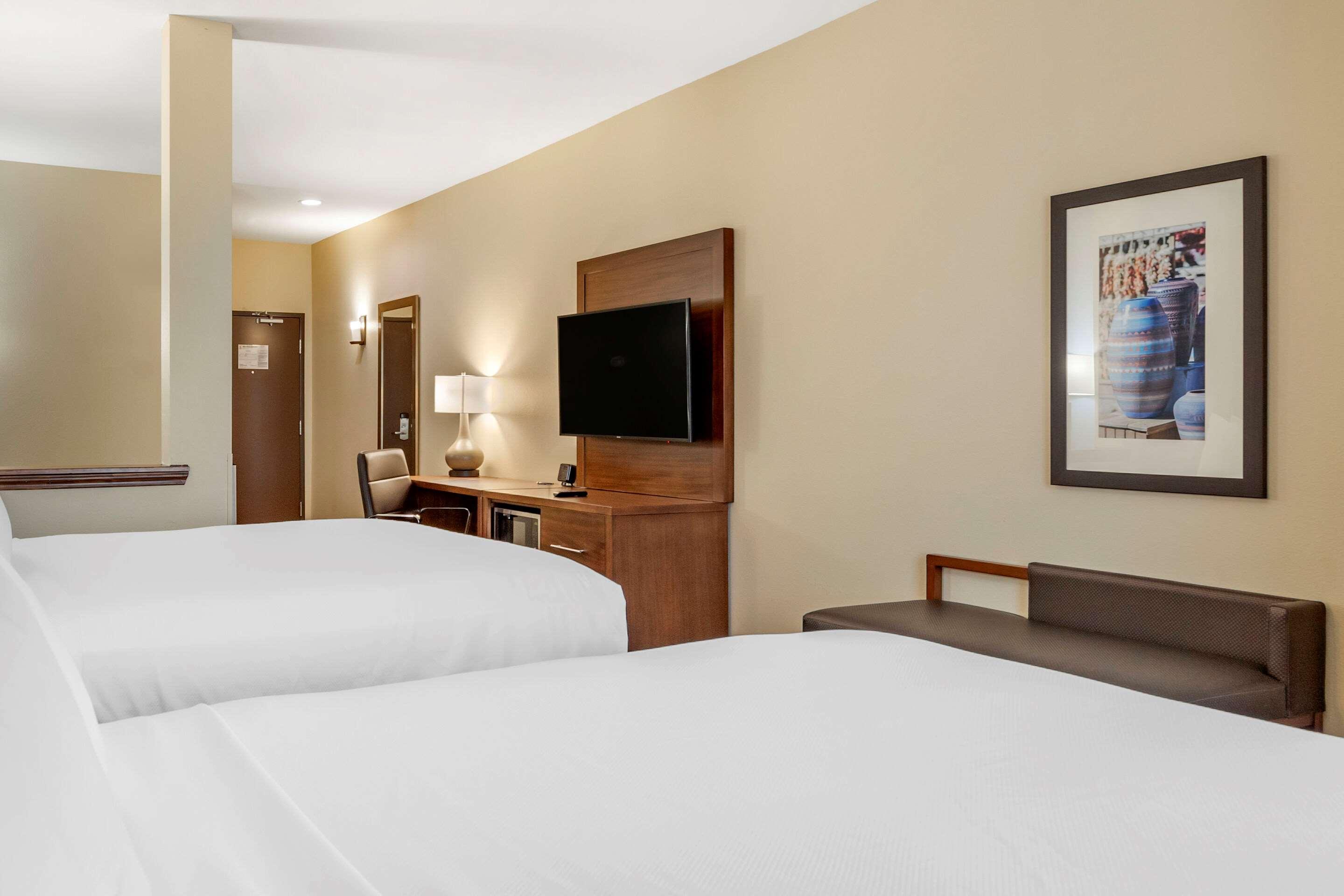 Suite Two Queen Beds