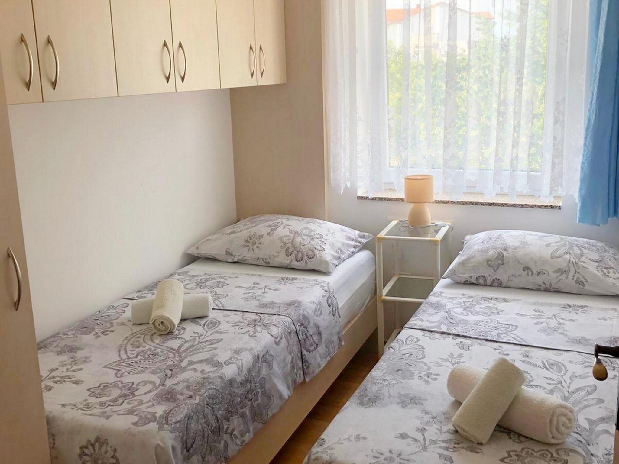 Apartment Capacity 4