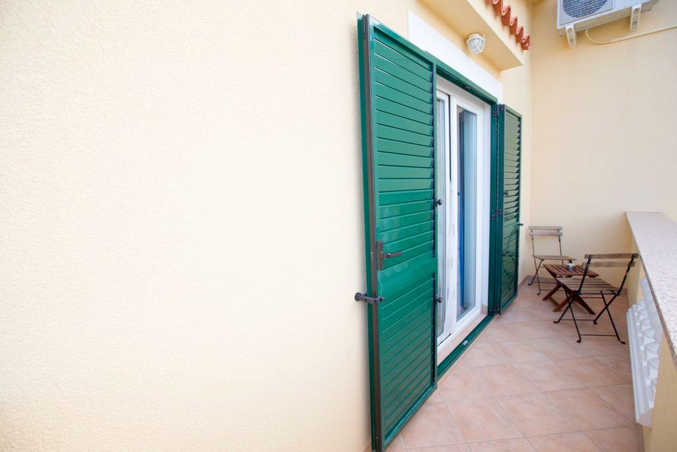 Family Room Capacity 4